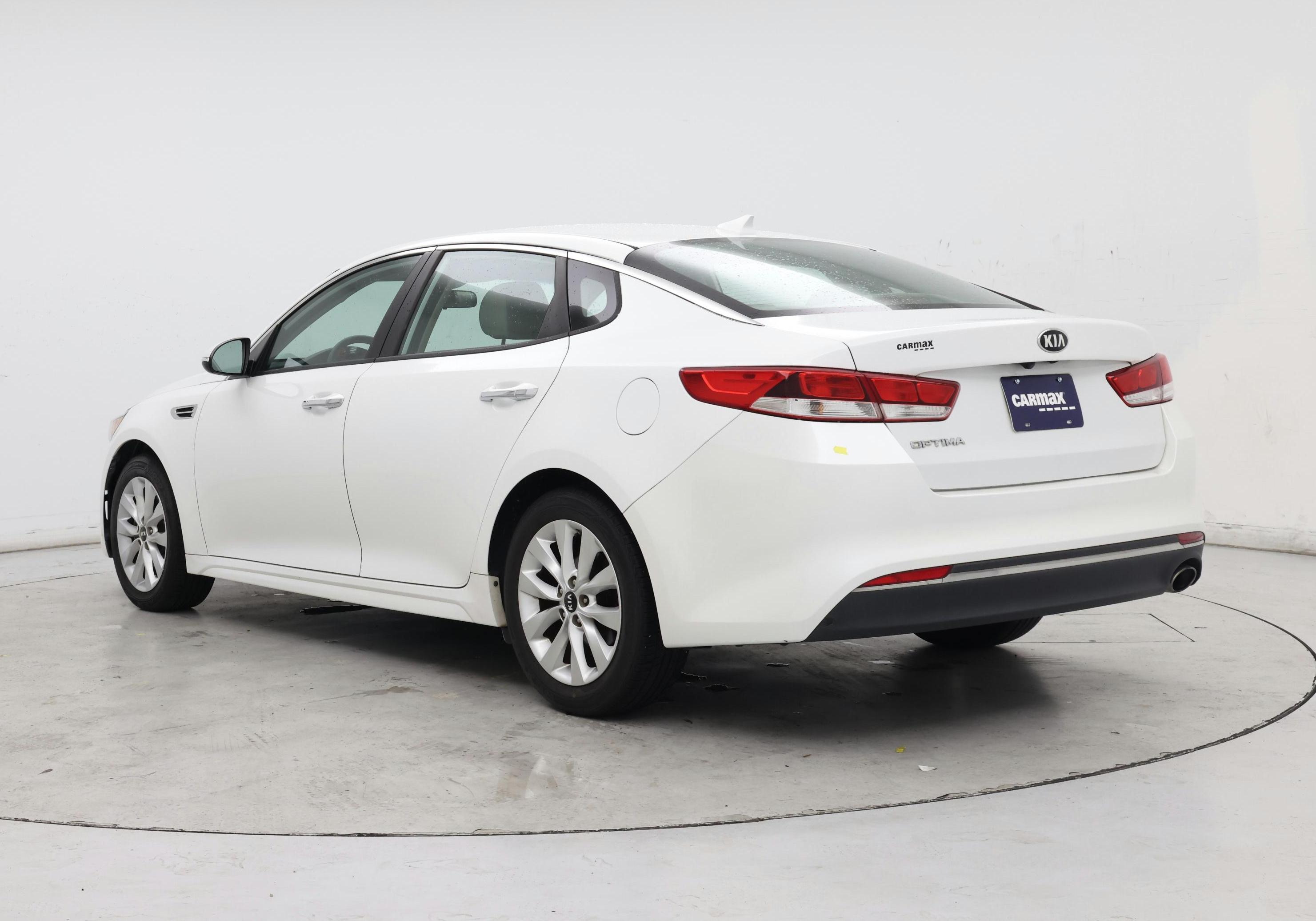 Thumbnail: 2016 Kia Optima - 2