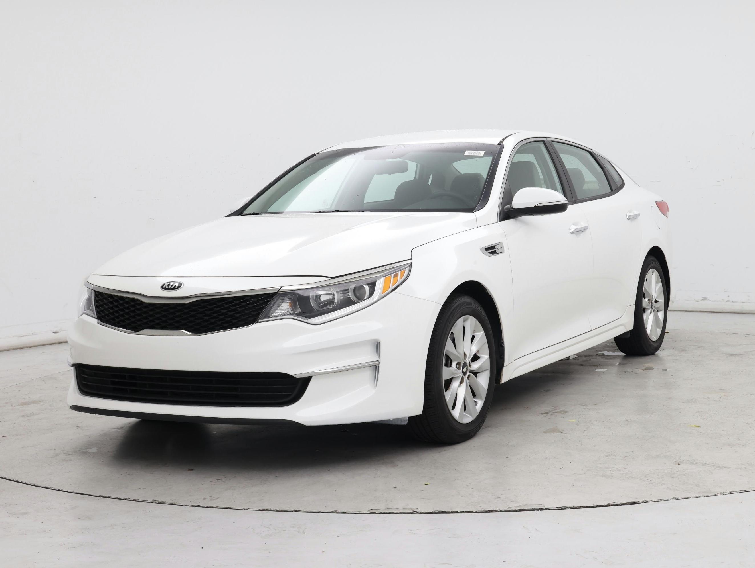 Thumbnail: 2016 Kia Optima - 4