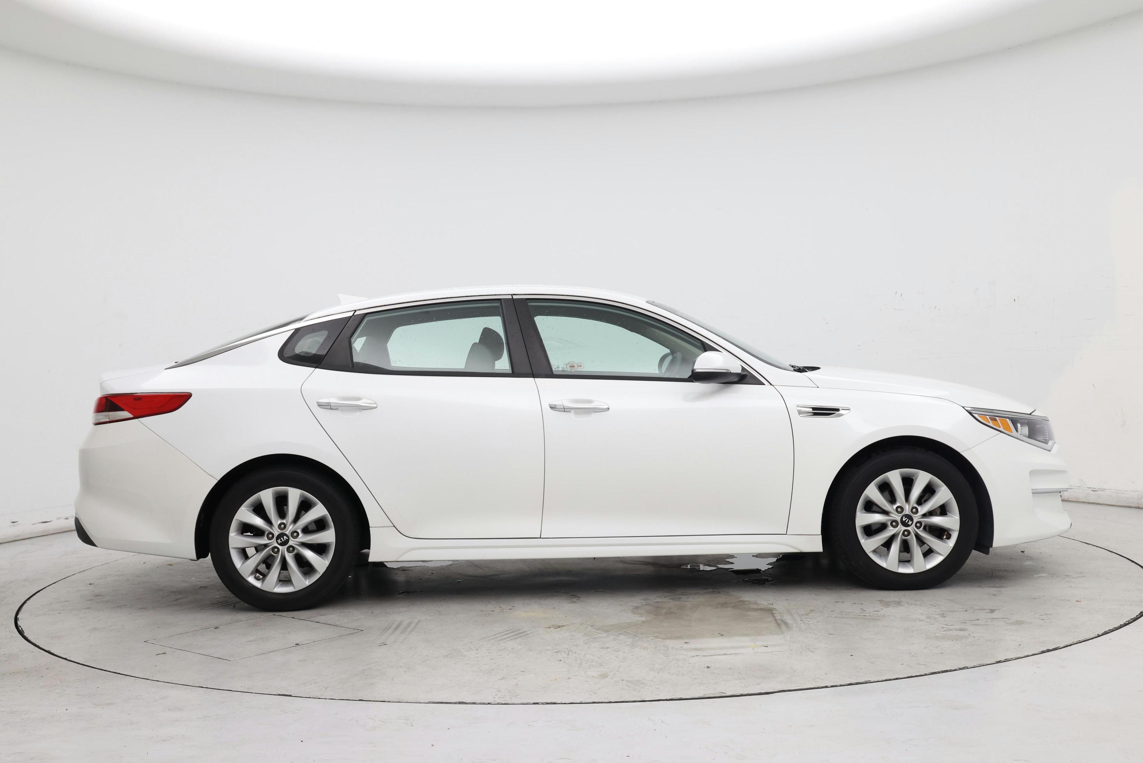 Thumbnail: 2016 Kia Optima - 7