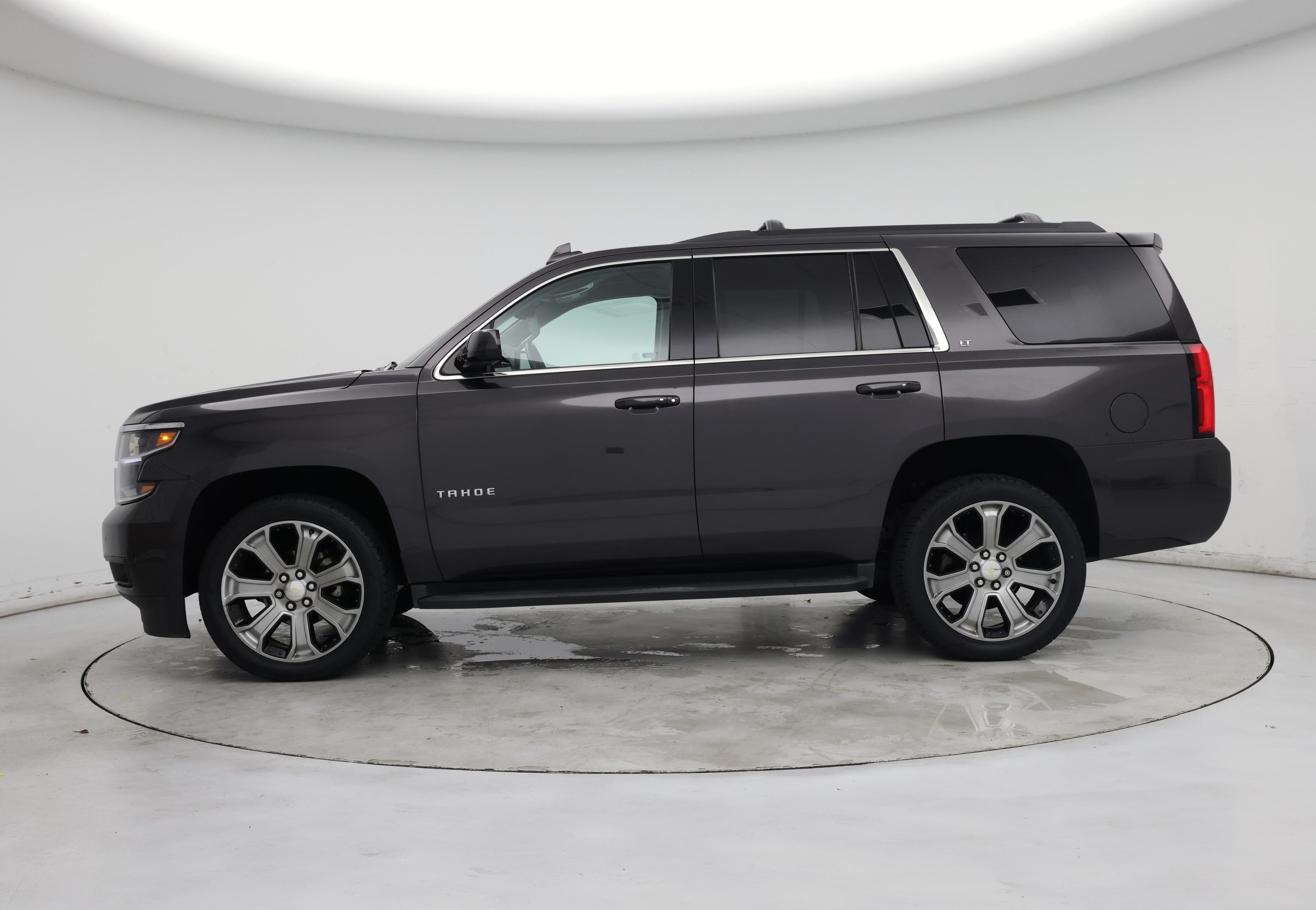 Thumbnail: 2017 Chevrolet Tahoe - 3