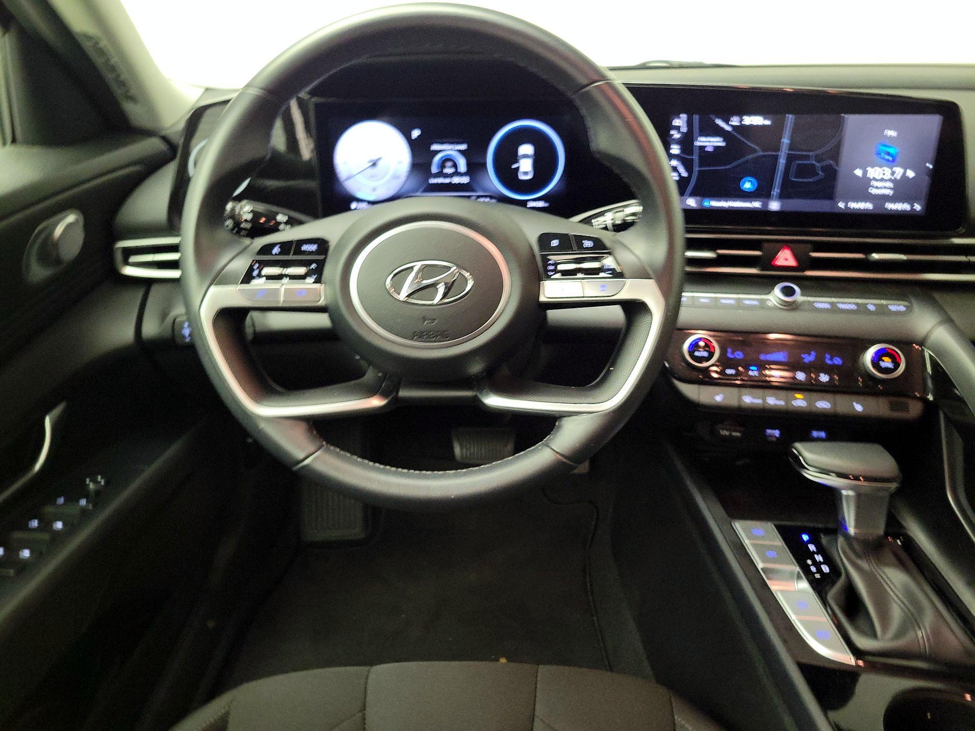 Thumbnail: 2023 Hyundai Elantra - 10