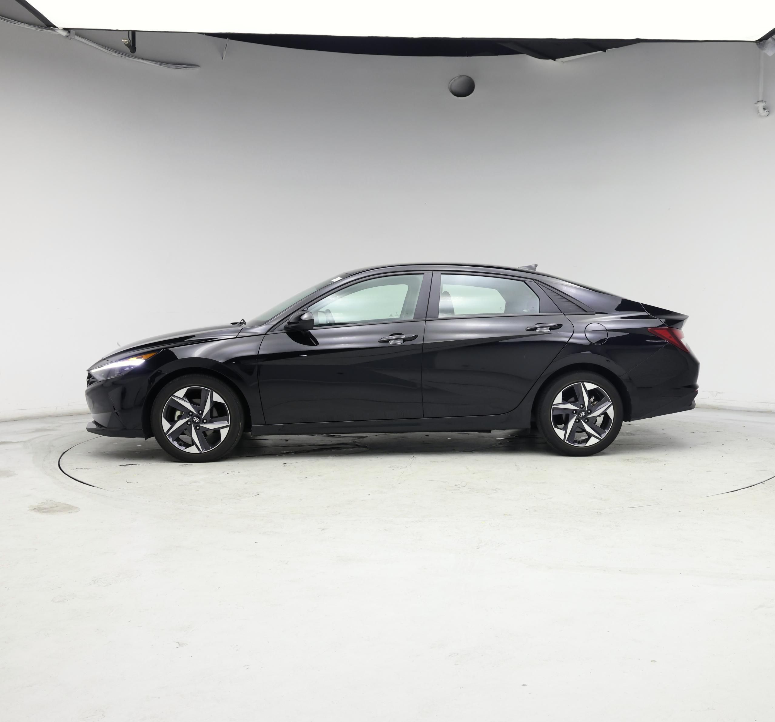 Thumbnail: 2023 Hyundai Elantra - 3