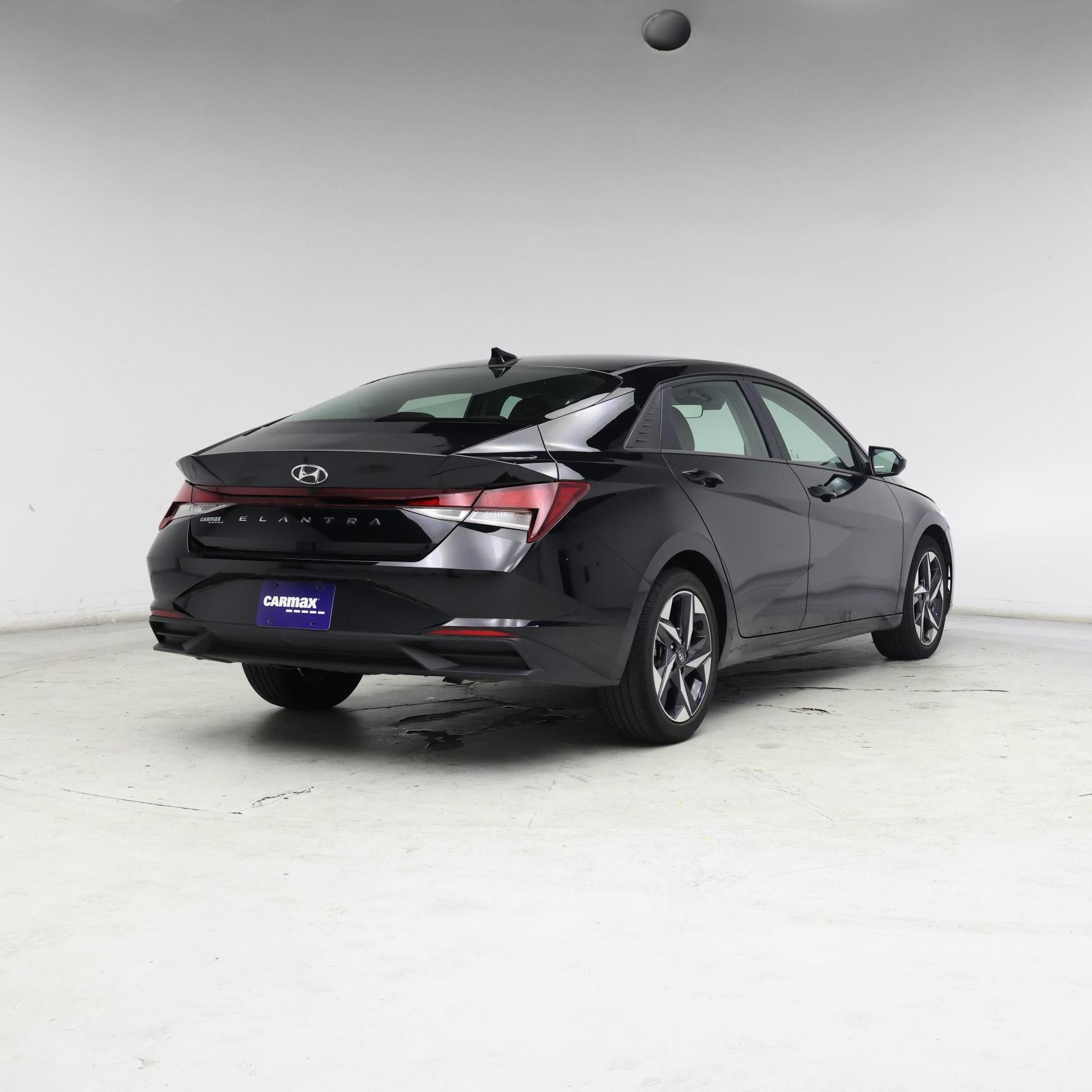 Thumbnail: 2023 Hyundai Elantra - 8