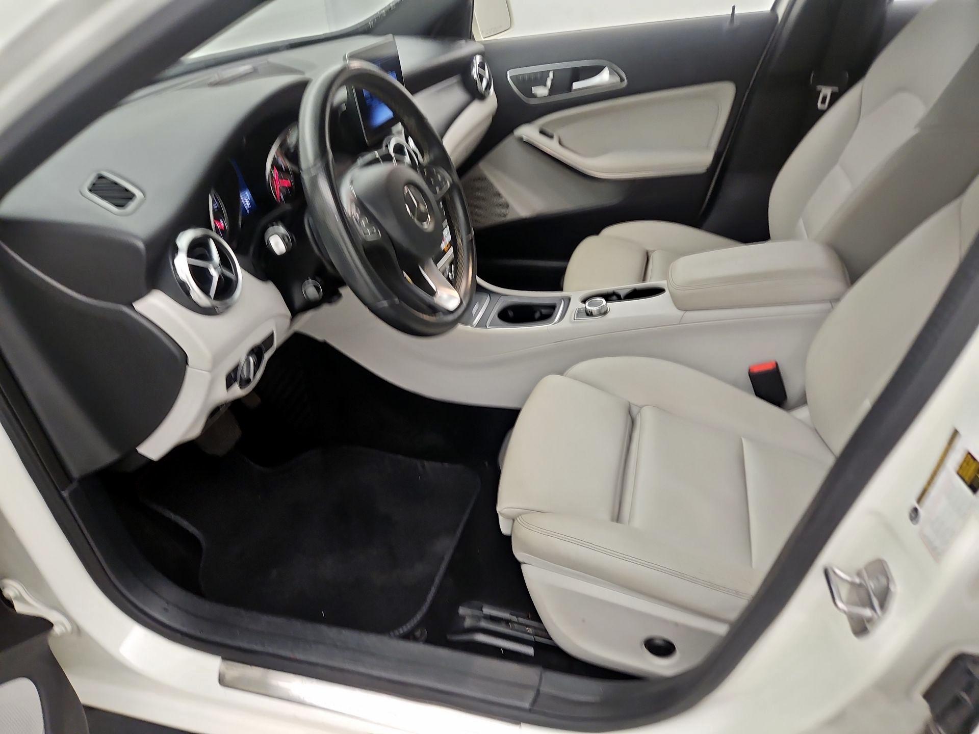 Thumbnail: 2018 Mercedes-Benz GLA - 11