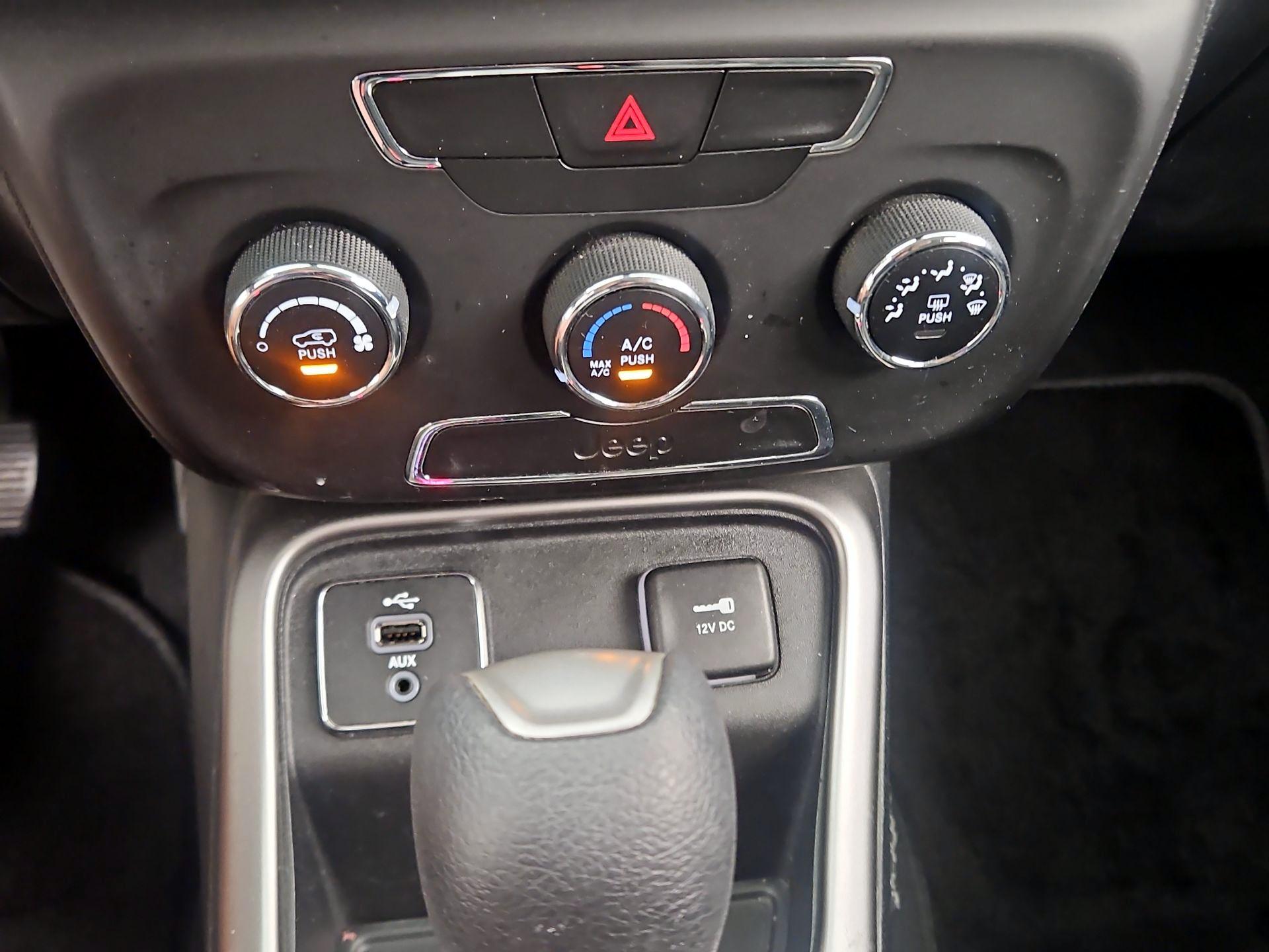 Thumbnail: 2018 Jeep Compass - 16
