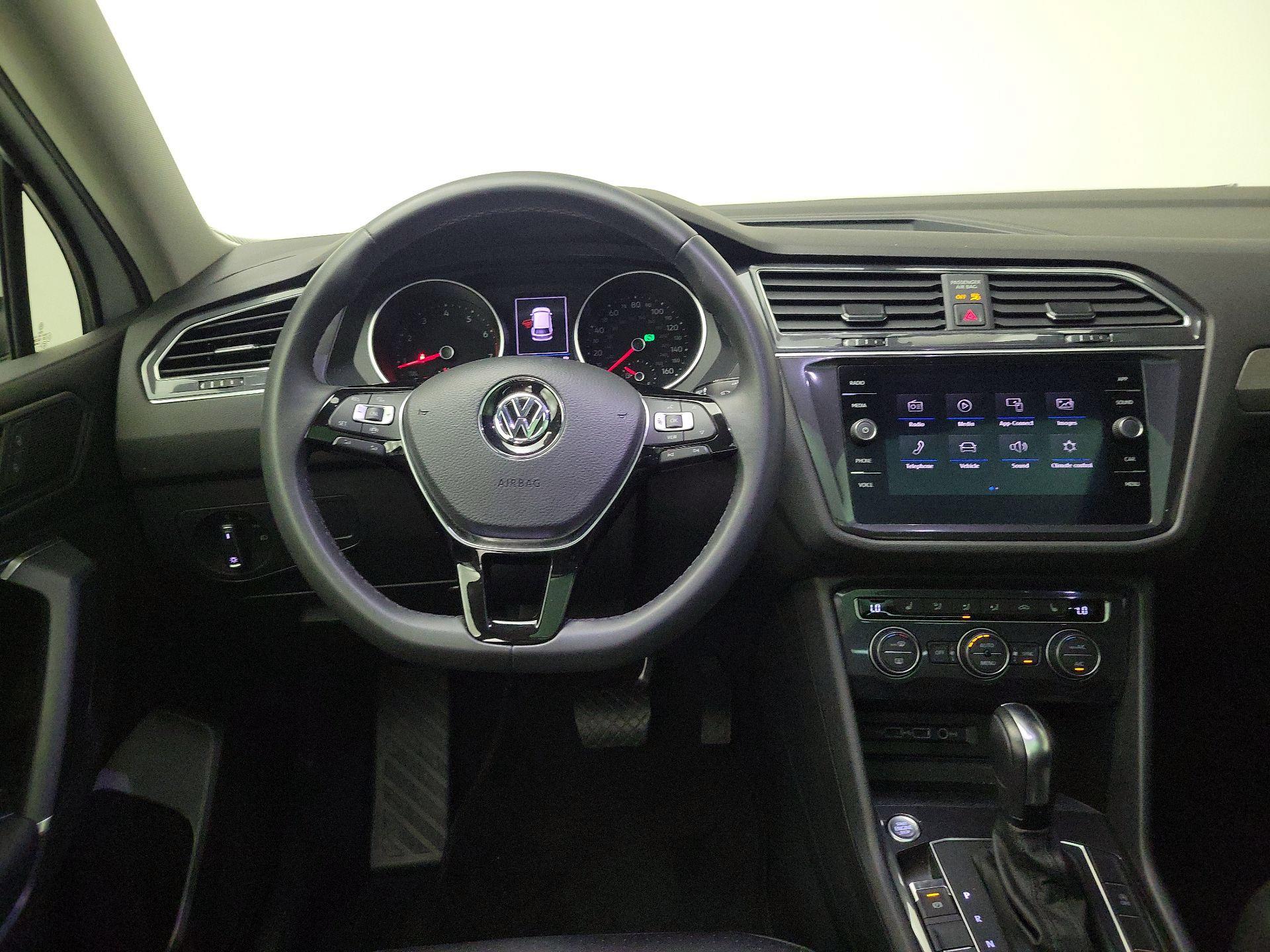 Thumbnail: 2020 Volkswagen Tiguan - 10