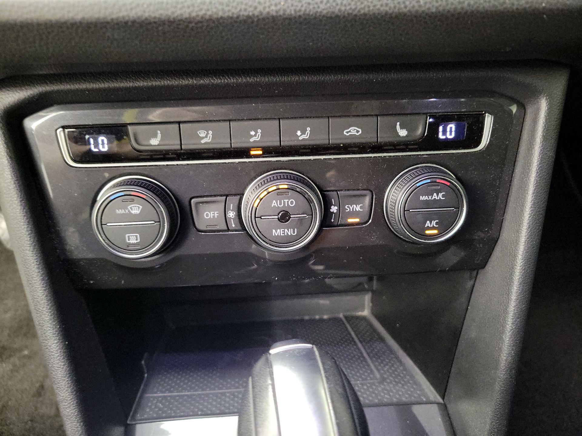 Thumbnail: 2020 Volkswagen Tiguan - 16