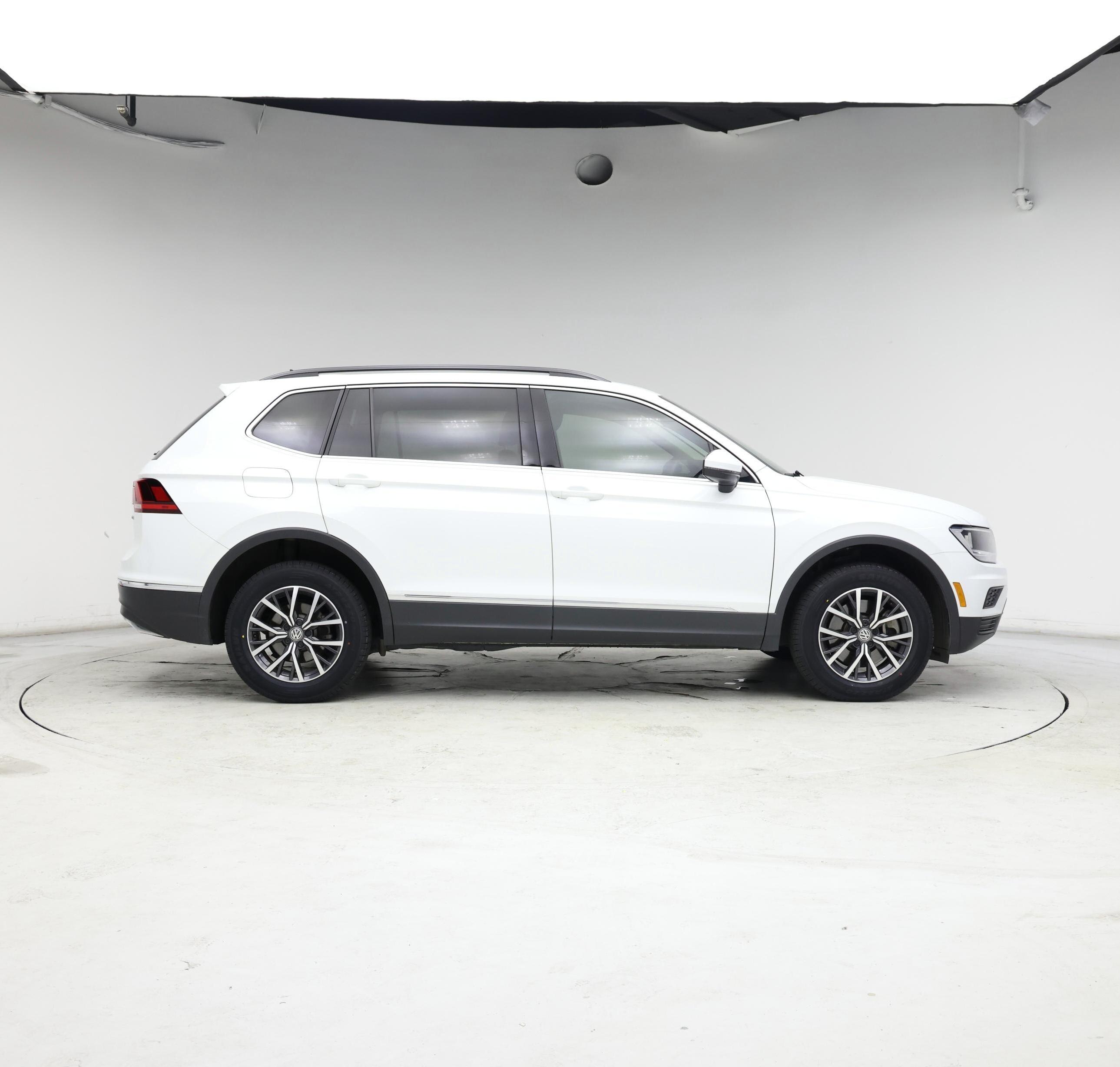 Thumbnail: 2020 Volkswagen Tiguan - 7