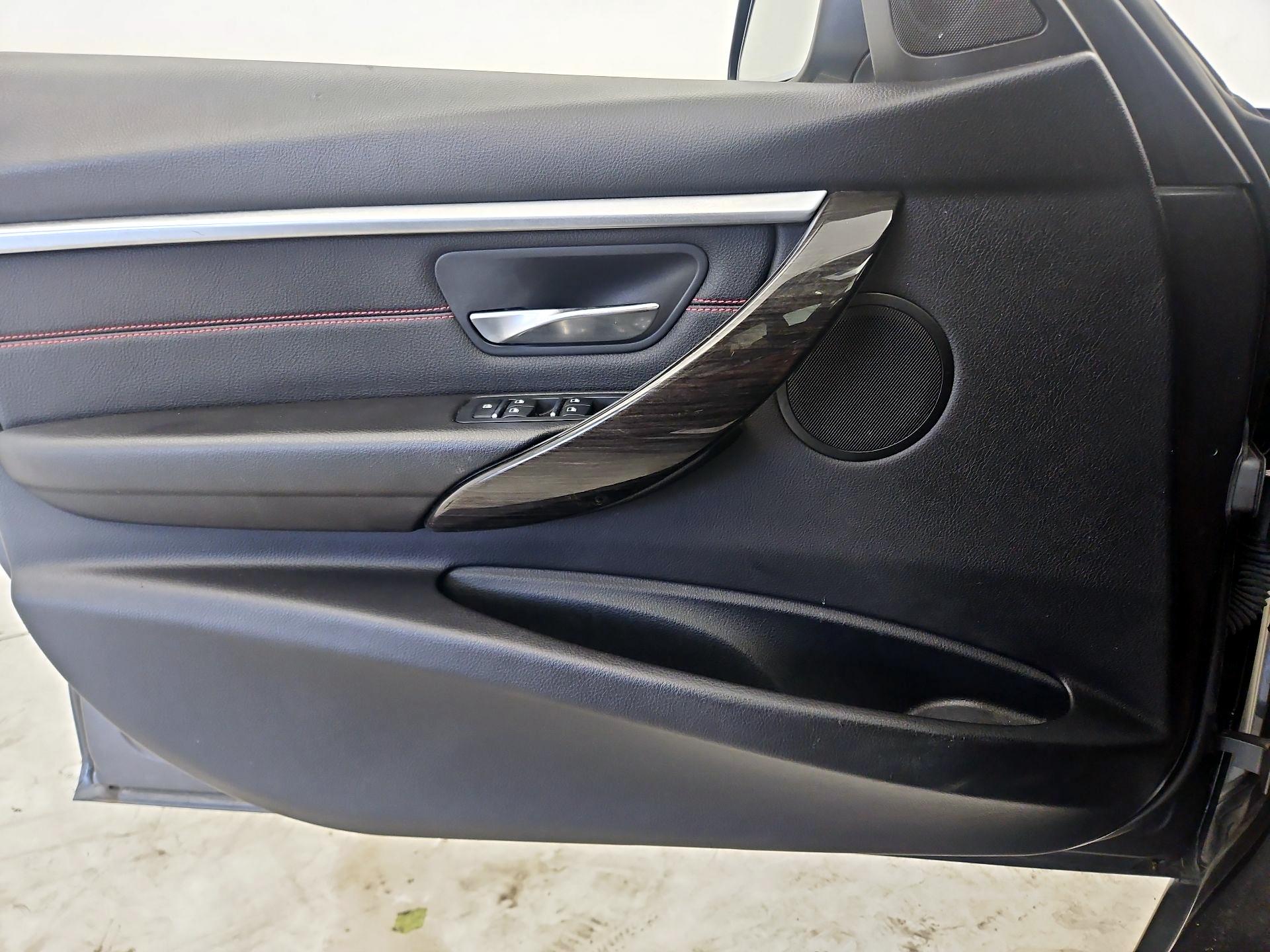 Thumbnail: 2018 BMW 3 Series - 12