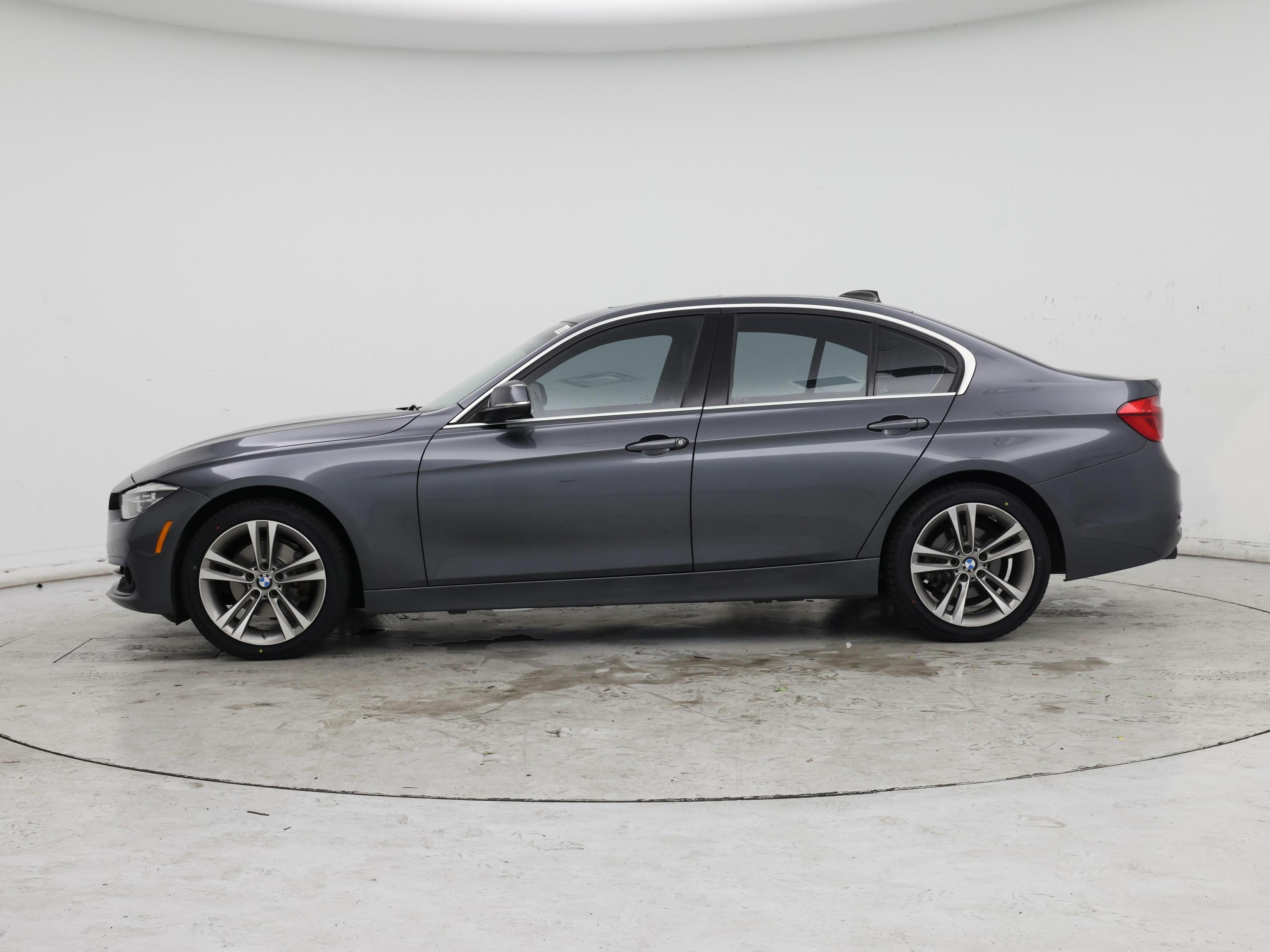 Thumbnail: 2018 BMW 3 Series - 3