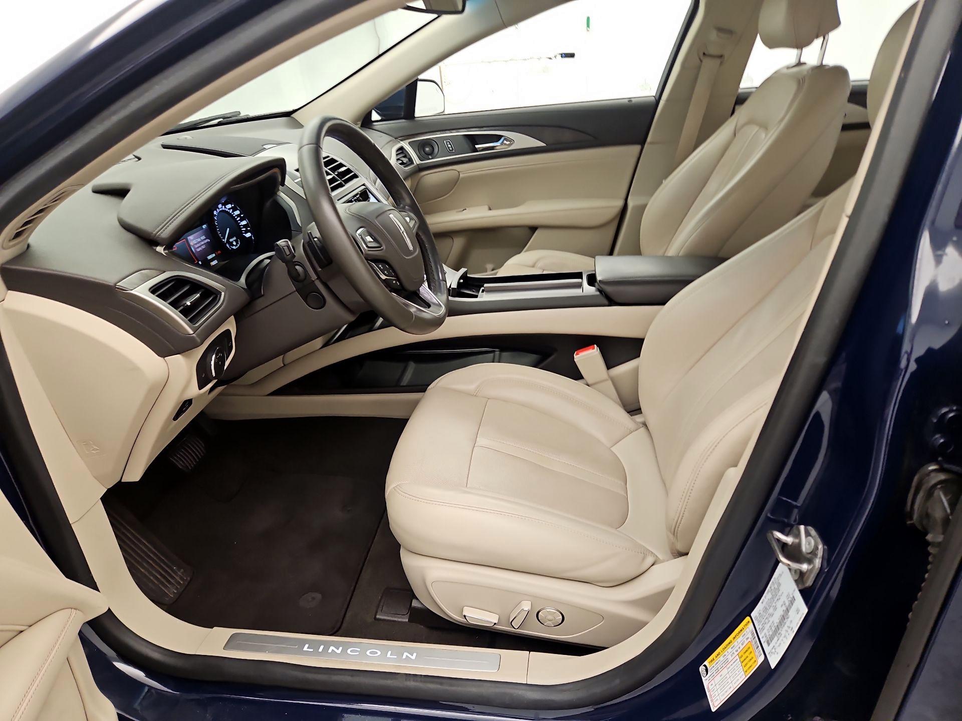 Thumbnail: 2019 Lincoln MKZ - 11