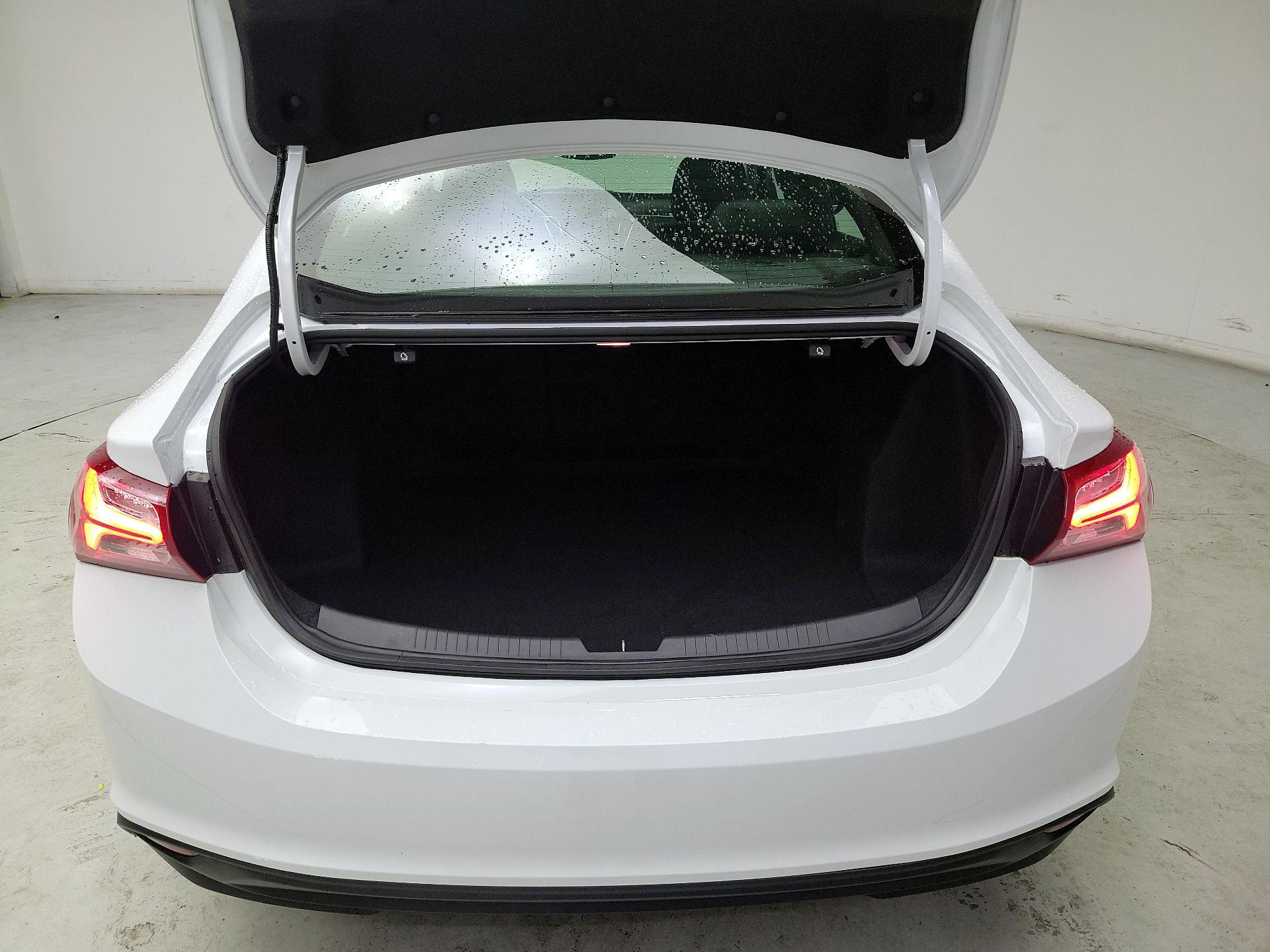 Thumbnail: 2019 Chevrolet Malibu - 20