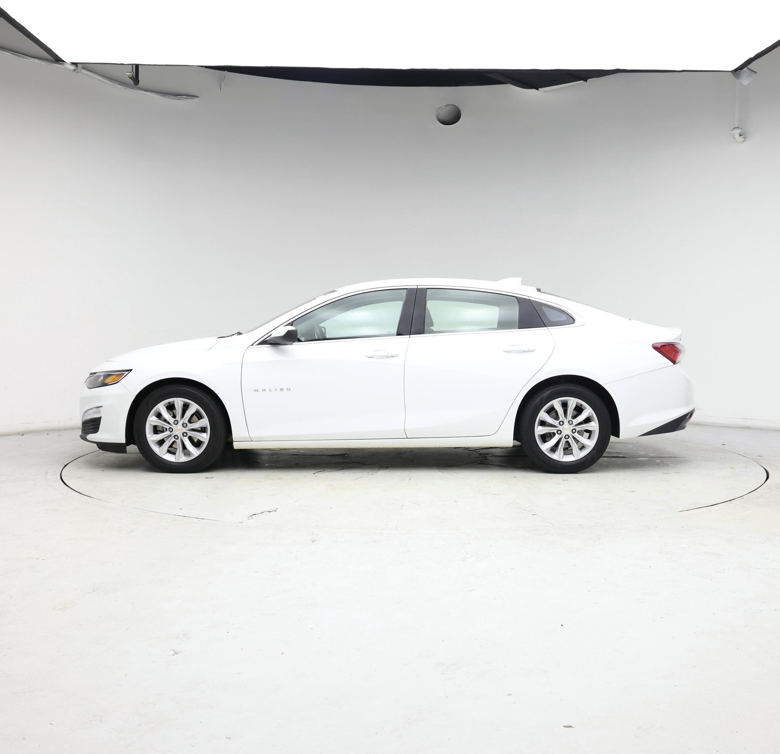 Thumbnail: 2019 Chevrolet Malibu - 3