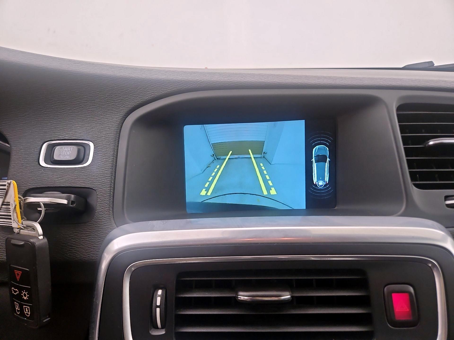 Thumbnail: 2016 Volvo V60 - 15