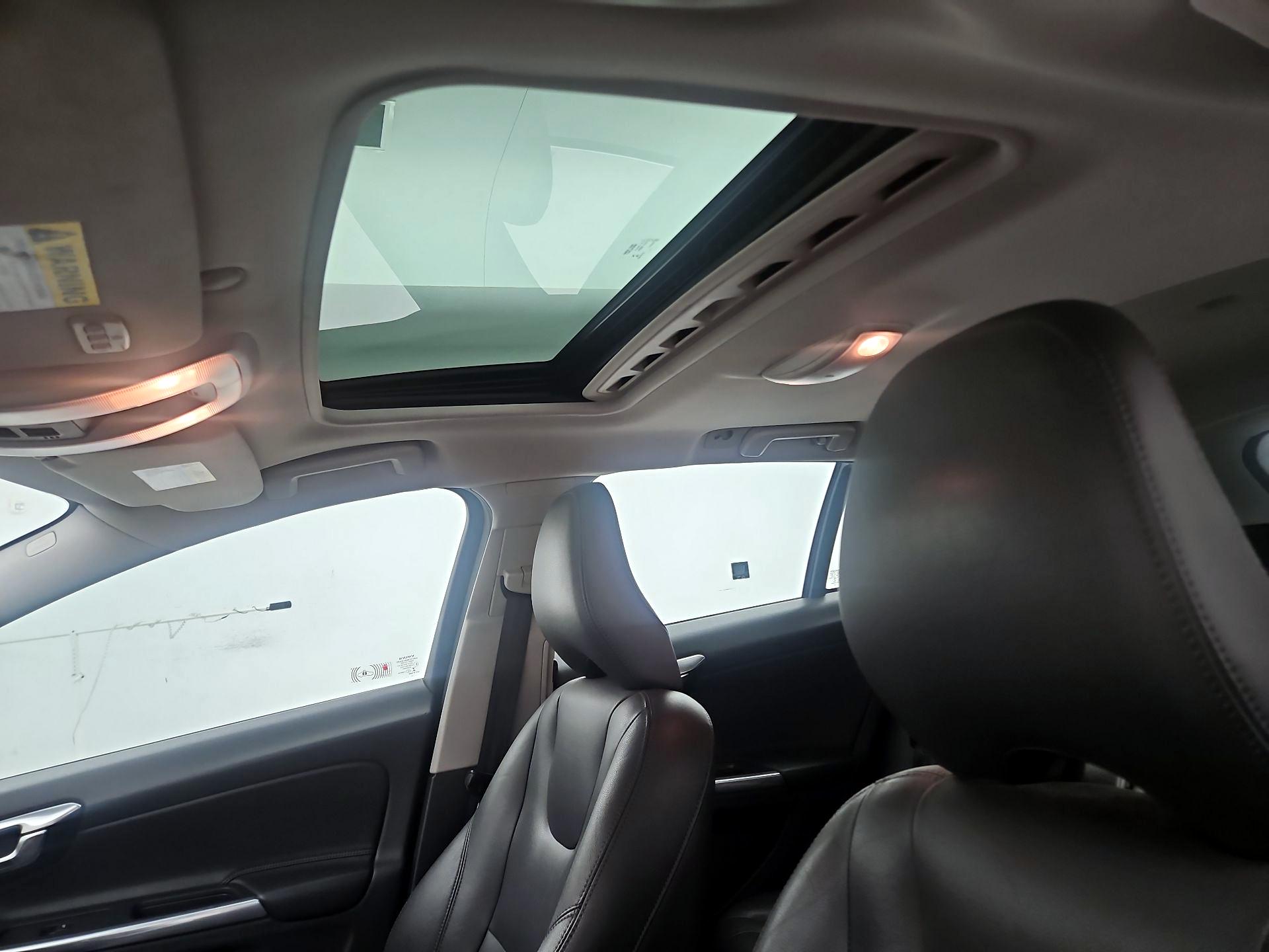 Thumbnail: 2016 Volvo V60 - 20
