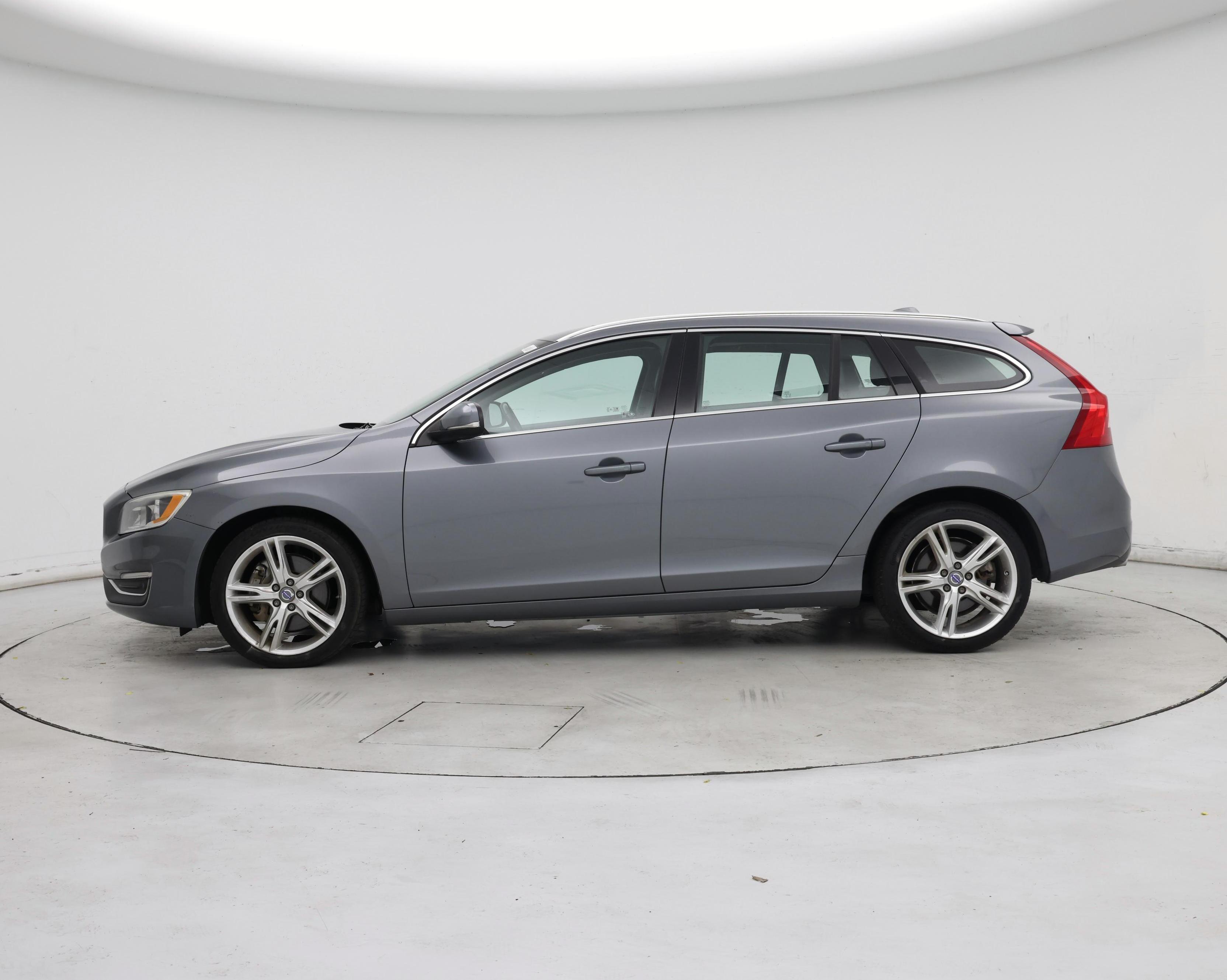 Thumbnail: 2016 Volvo V60 - 3