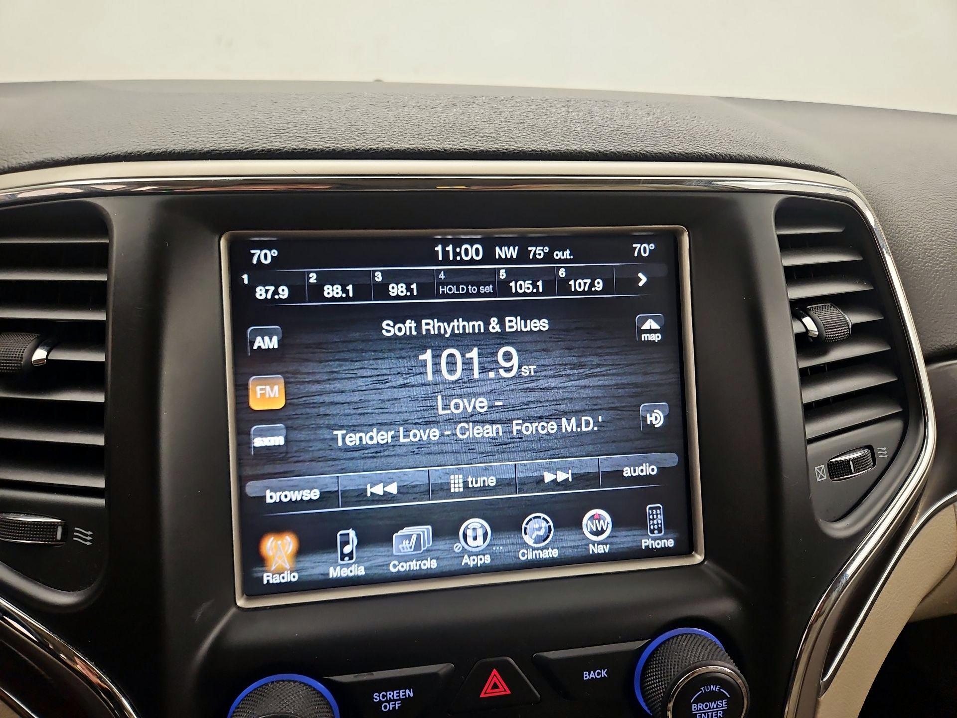 Thumbnail: 2014 Jeep Grand Cherokee - 16