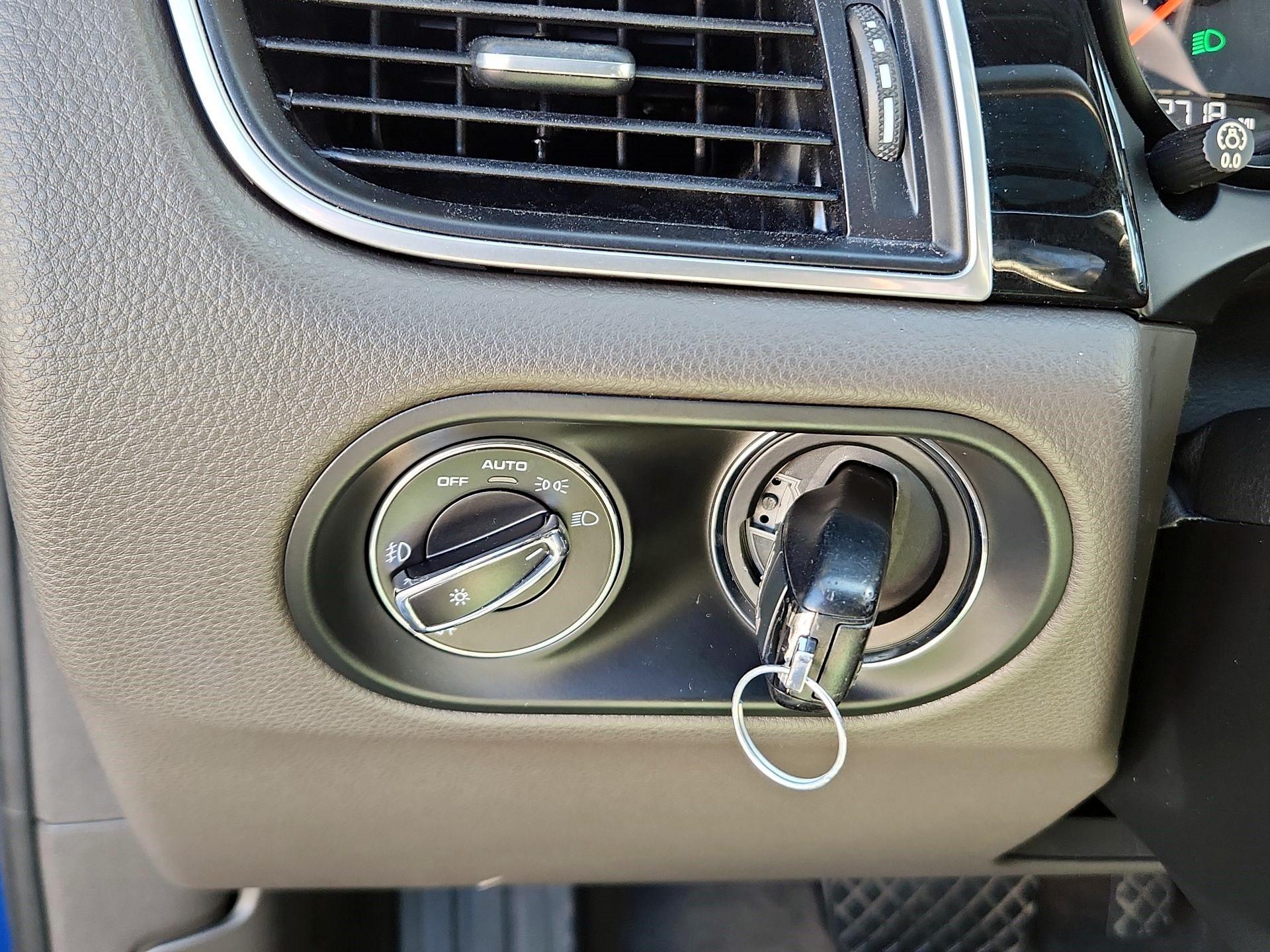 Thumbnail: 2017 Porsche Macan - 11