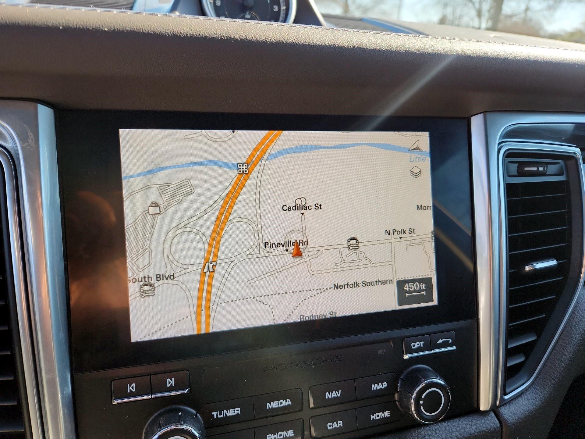 Thumbnail: 2017 Porsche Macan - 12