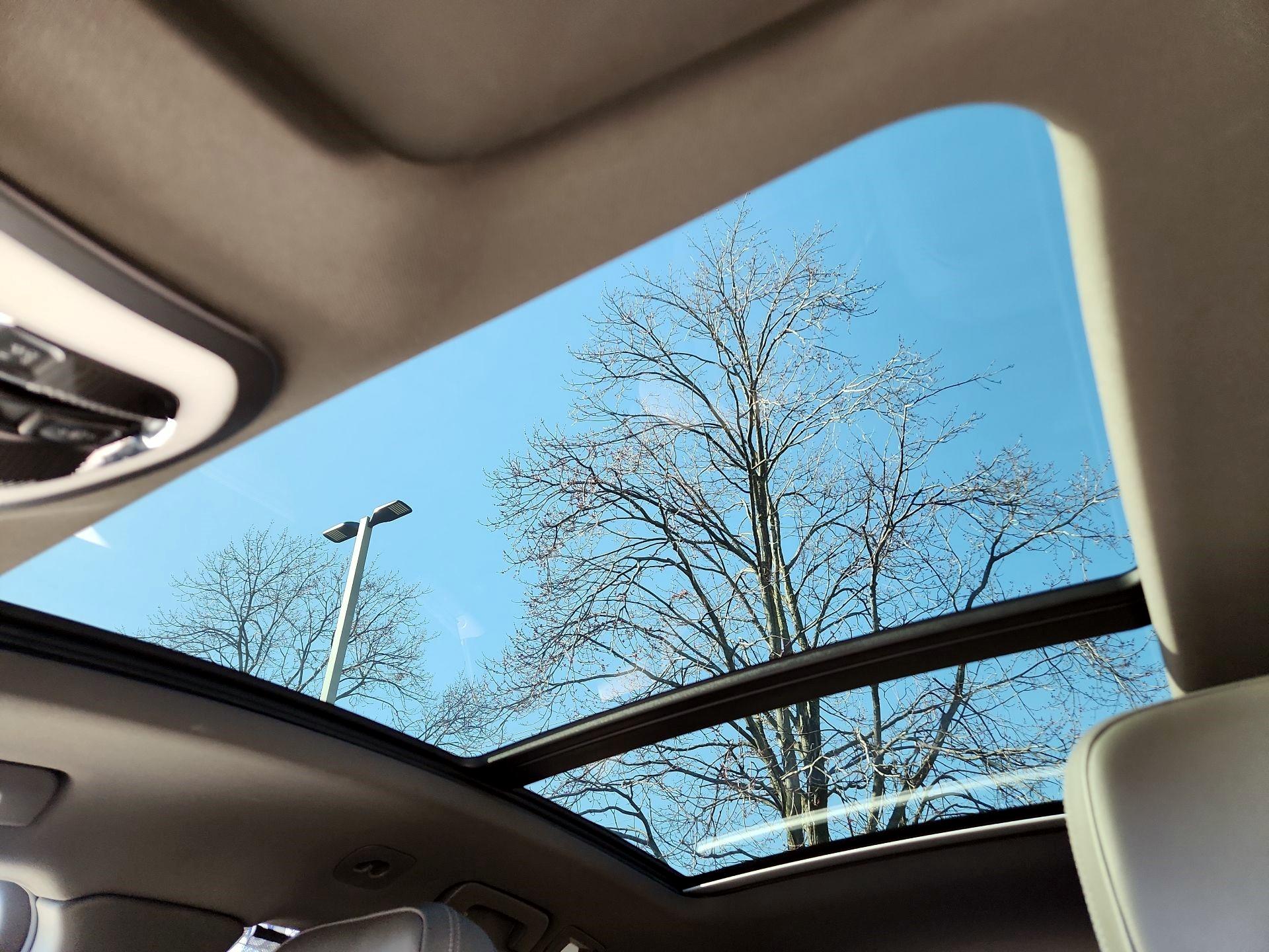 Thumbnail: 2017 Porsche Macan - 18