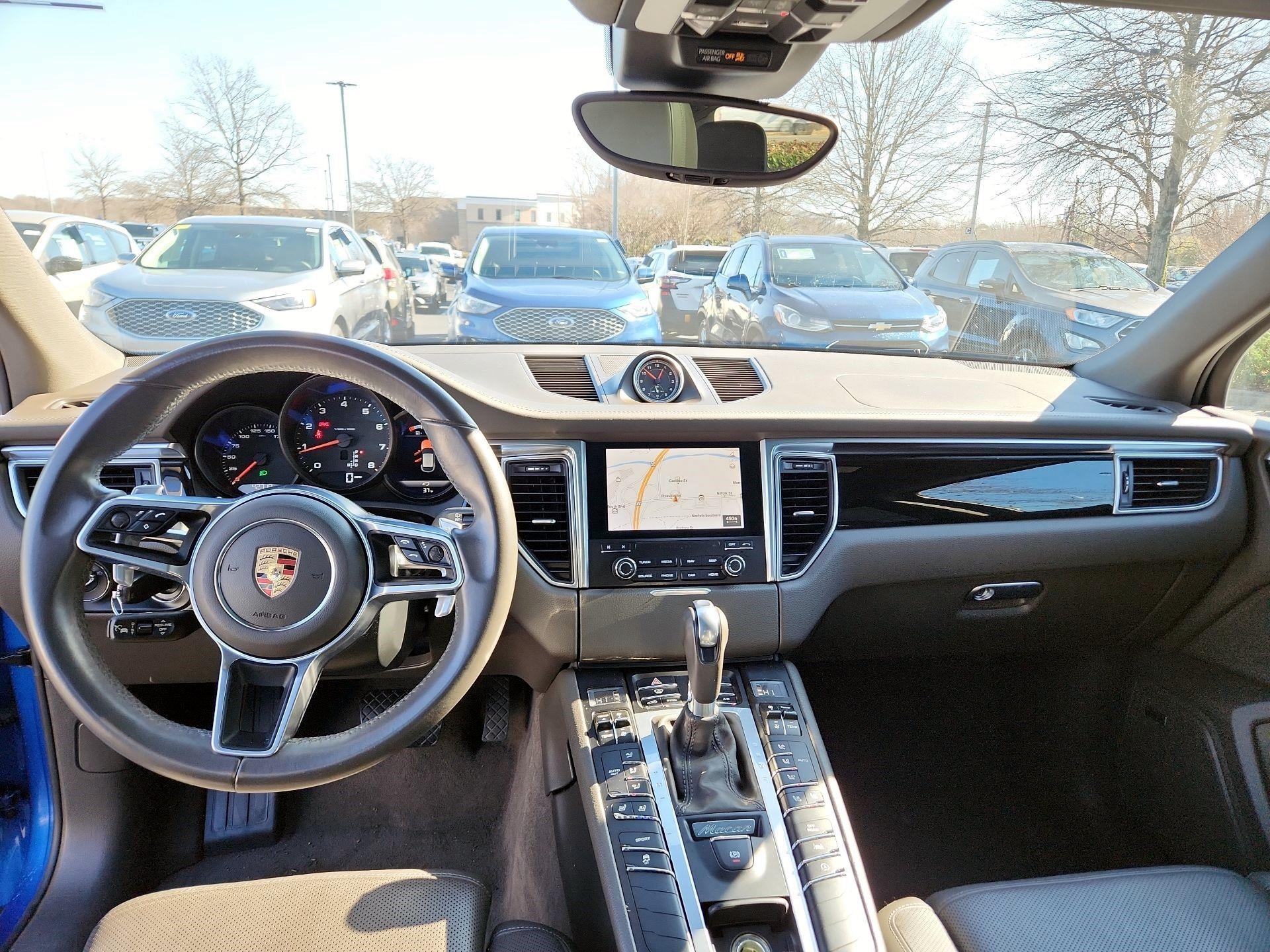 Thumbnail: 2017 Porsche Macan - 8