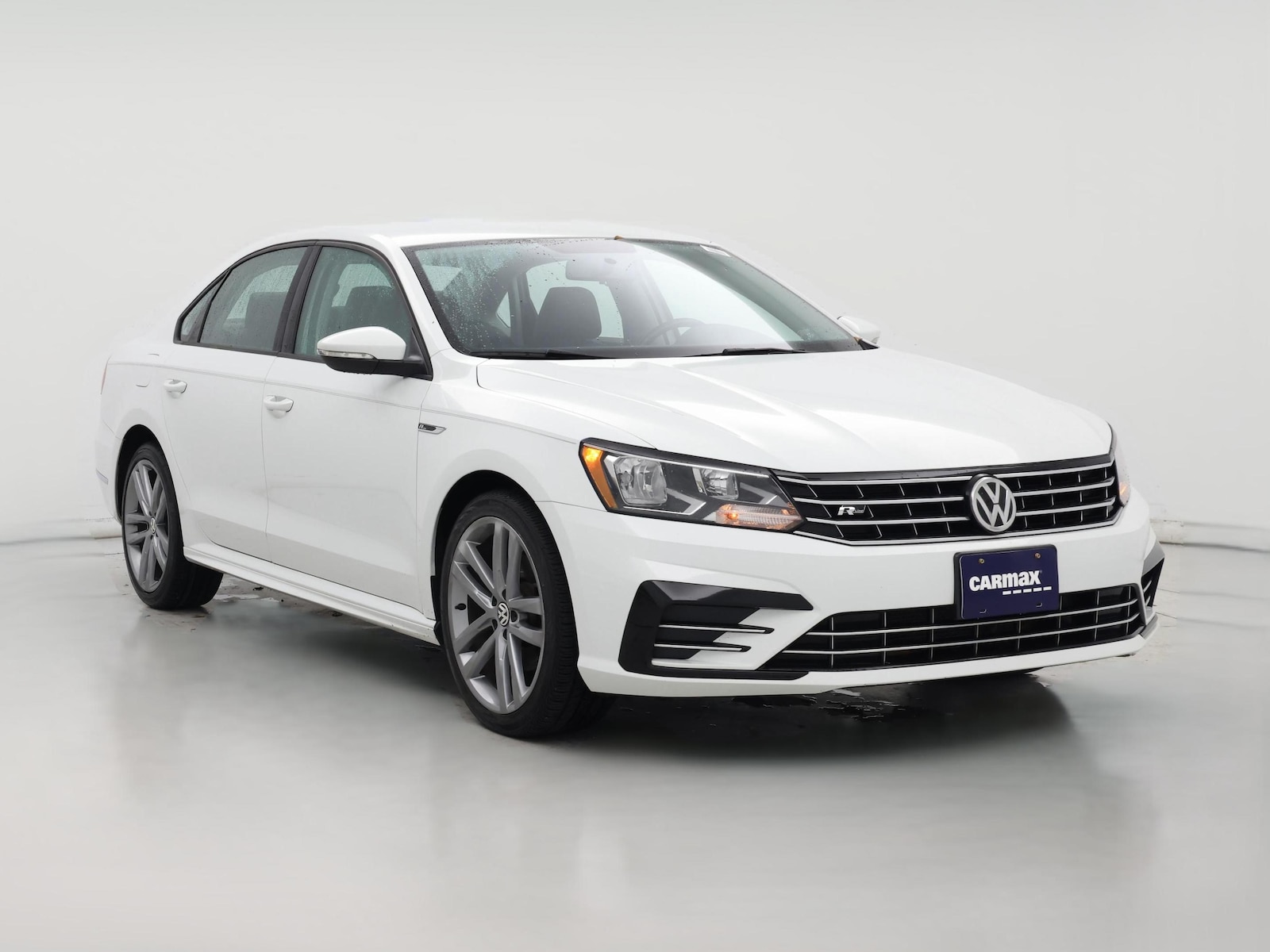 2018 Volkswagen Passat R-Line