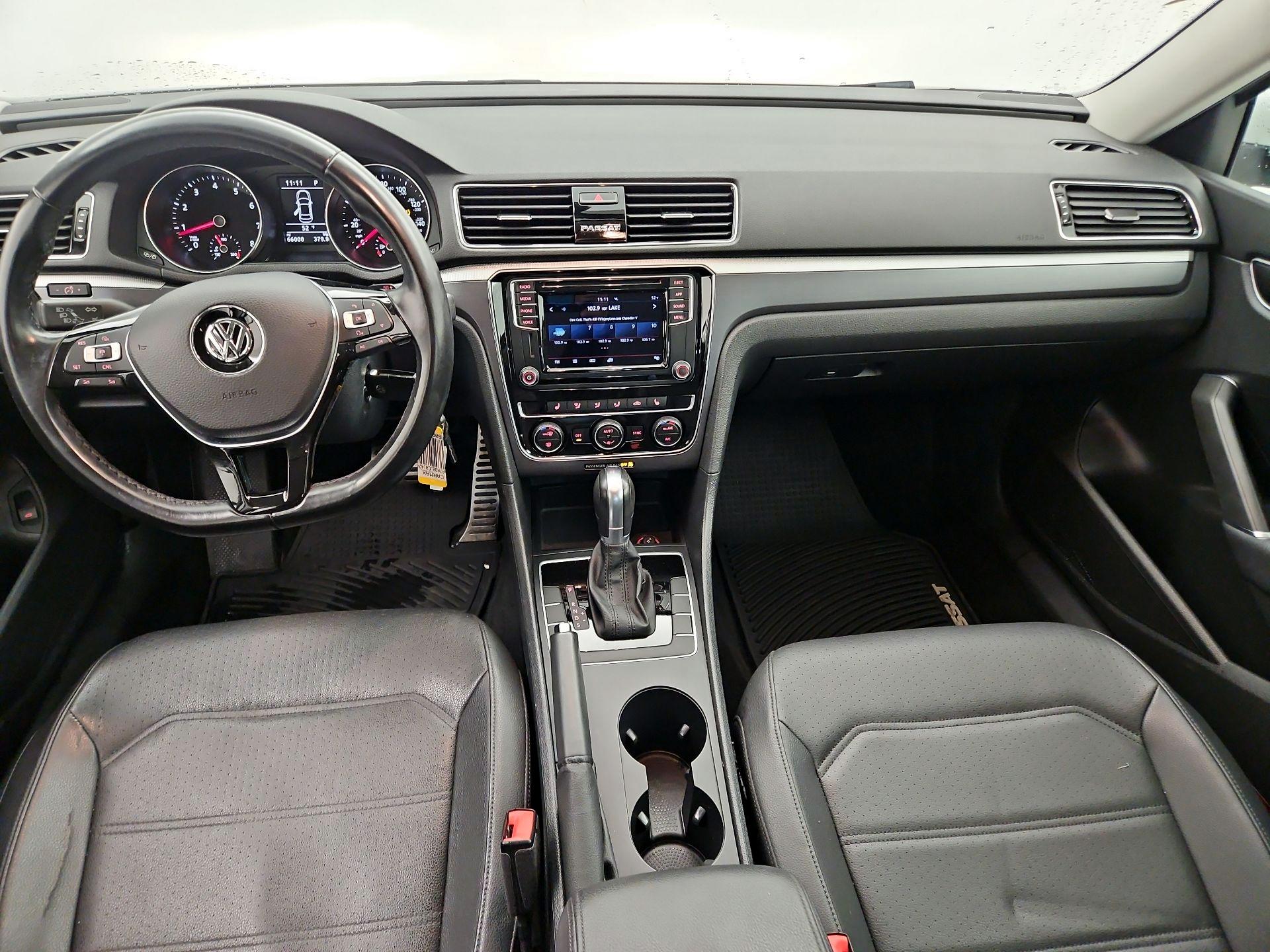 Thumbnail: 2018 Volkswagen Passat - 9