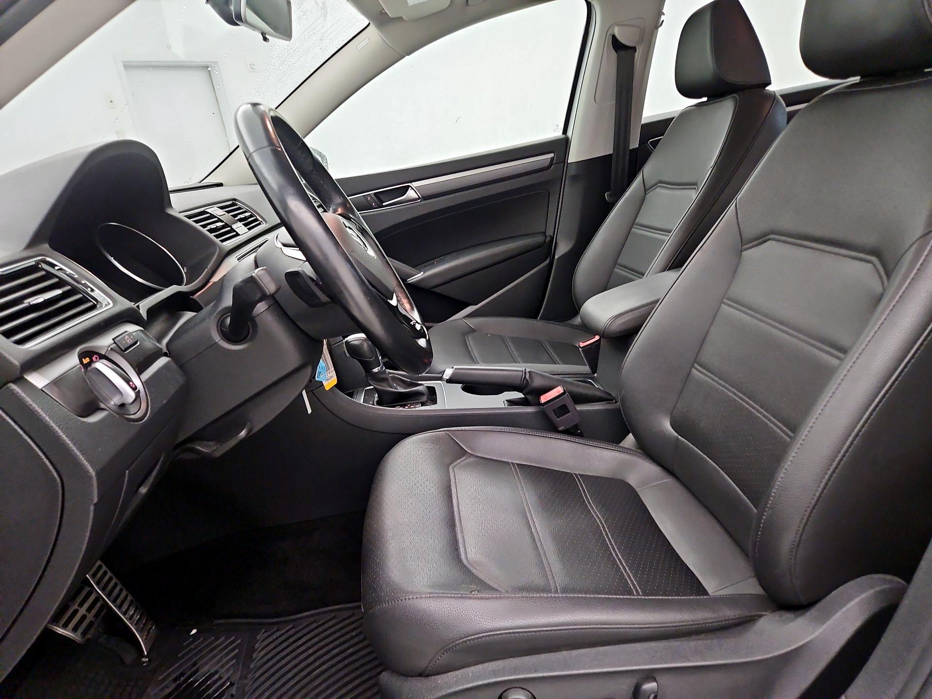 Thumbnail: 2018 Volkswagen Passat - 11