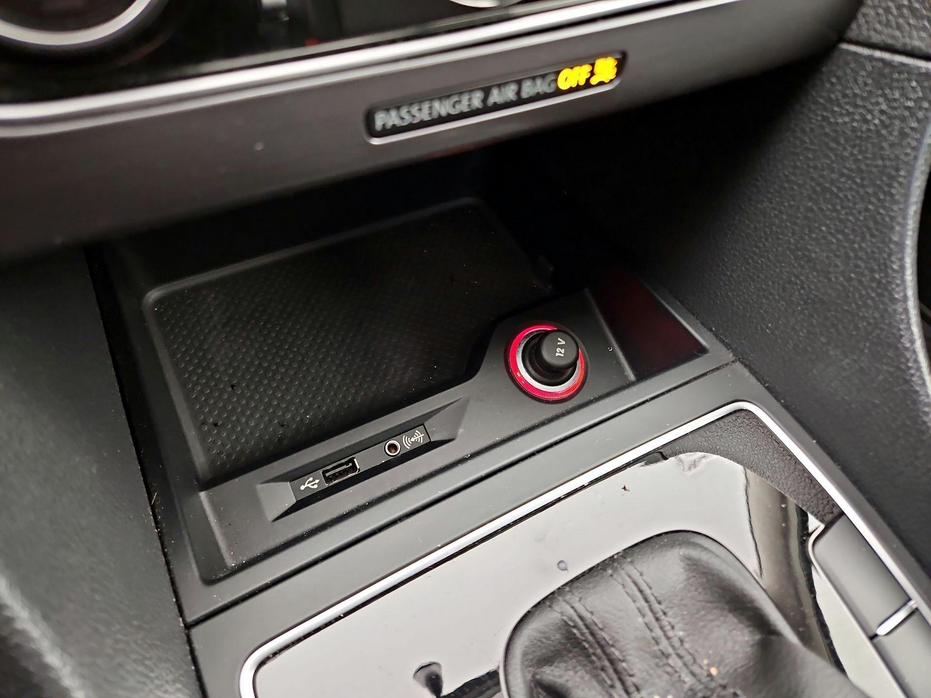 Thumbnail: 2018 Volkswagen Passat - 18