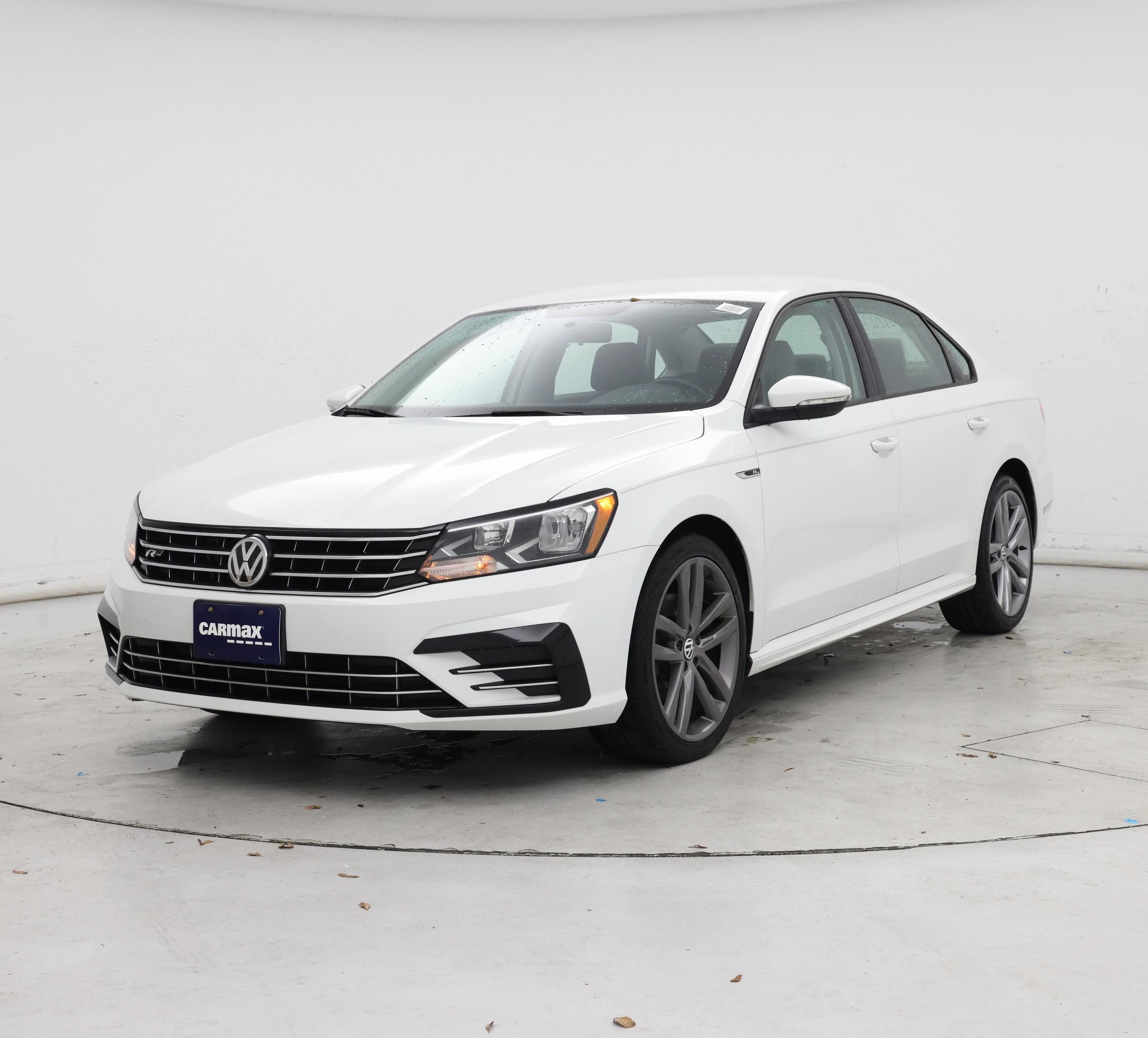 Thumbnail: 2018 Volkswagen Passat - 4