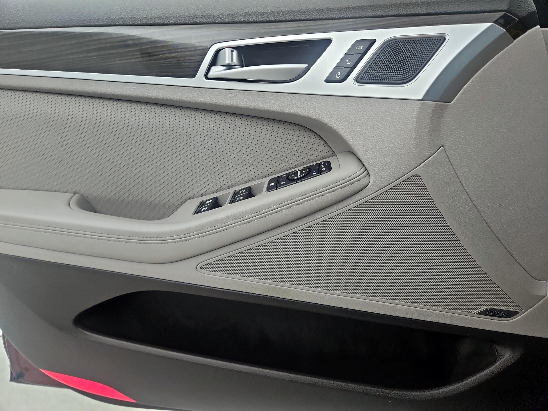 Thumbnail: 2015 Hyundai Genesis - 12