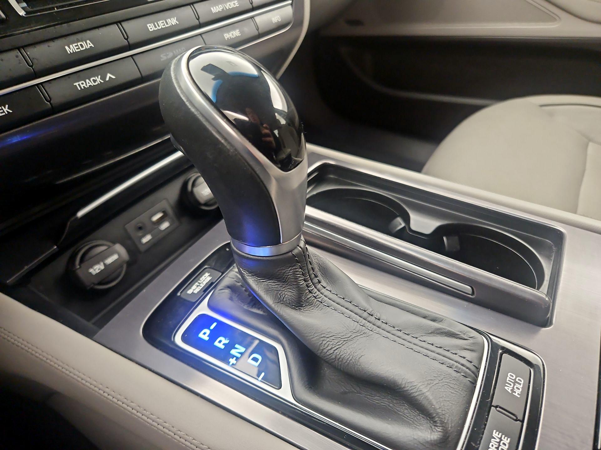Thumbnail: 2015 Hyundai Genesis - 17