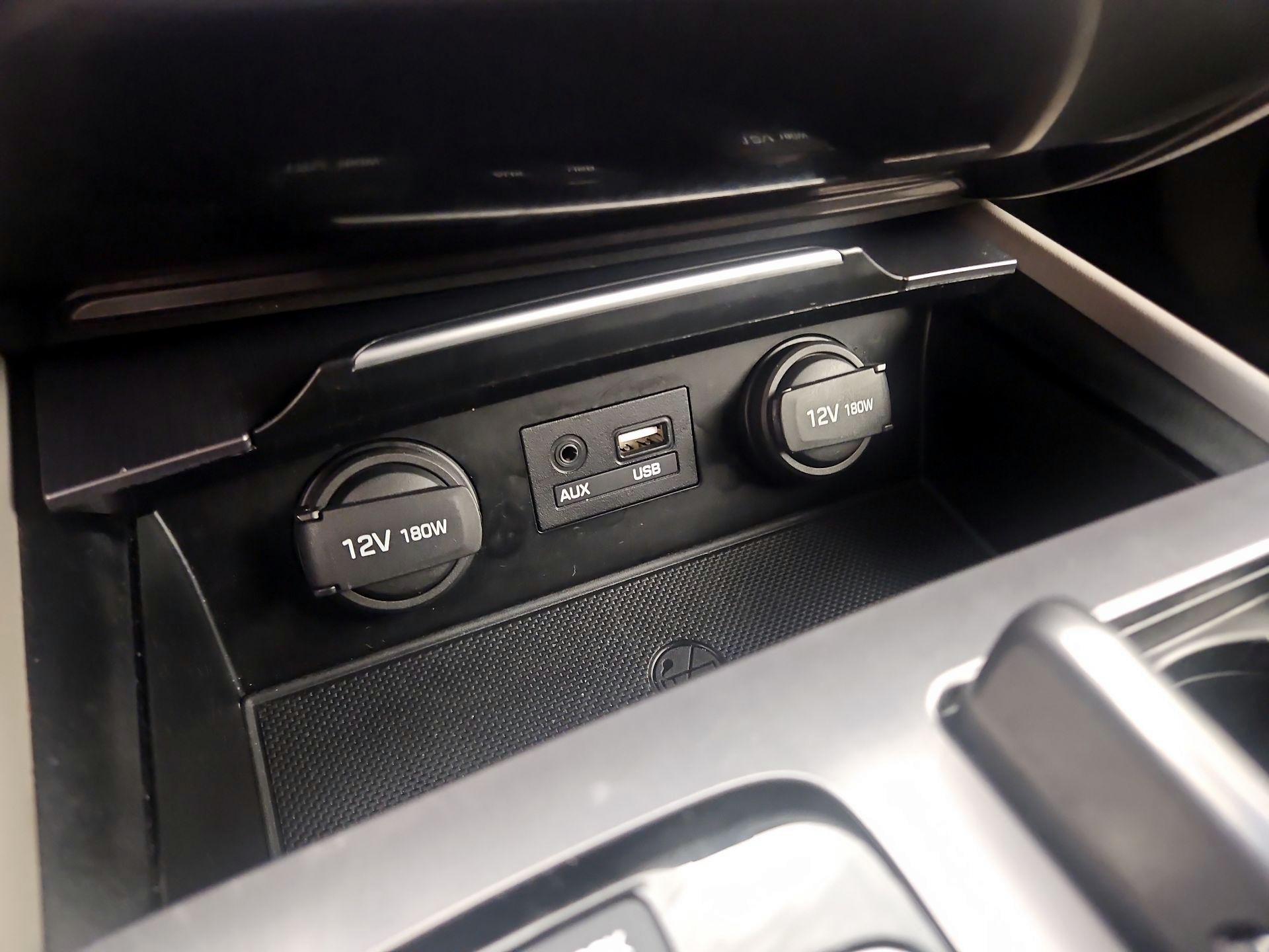 Thumbnail: 2015 Hyundai Genesis - 18