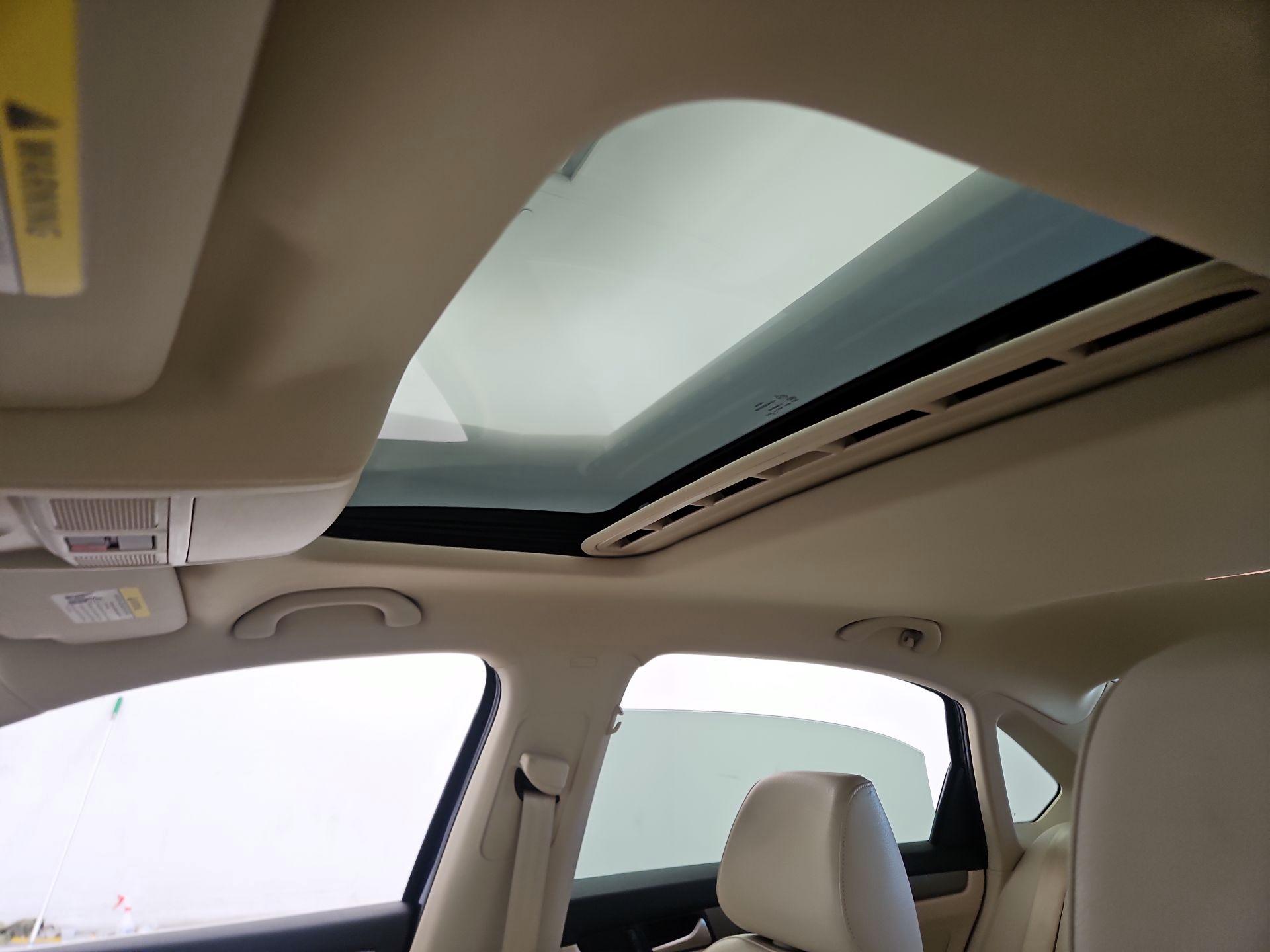 Thumbnail: 2014 Volkswagen Passat - 20