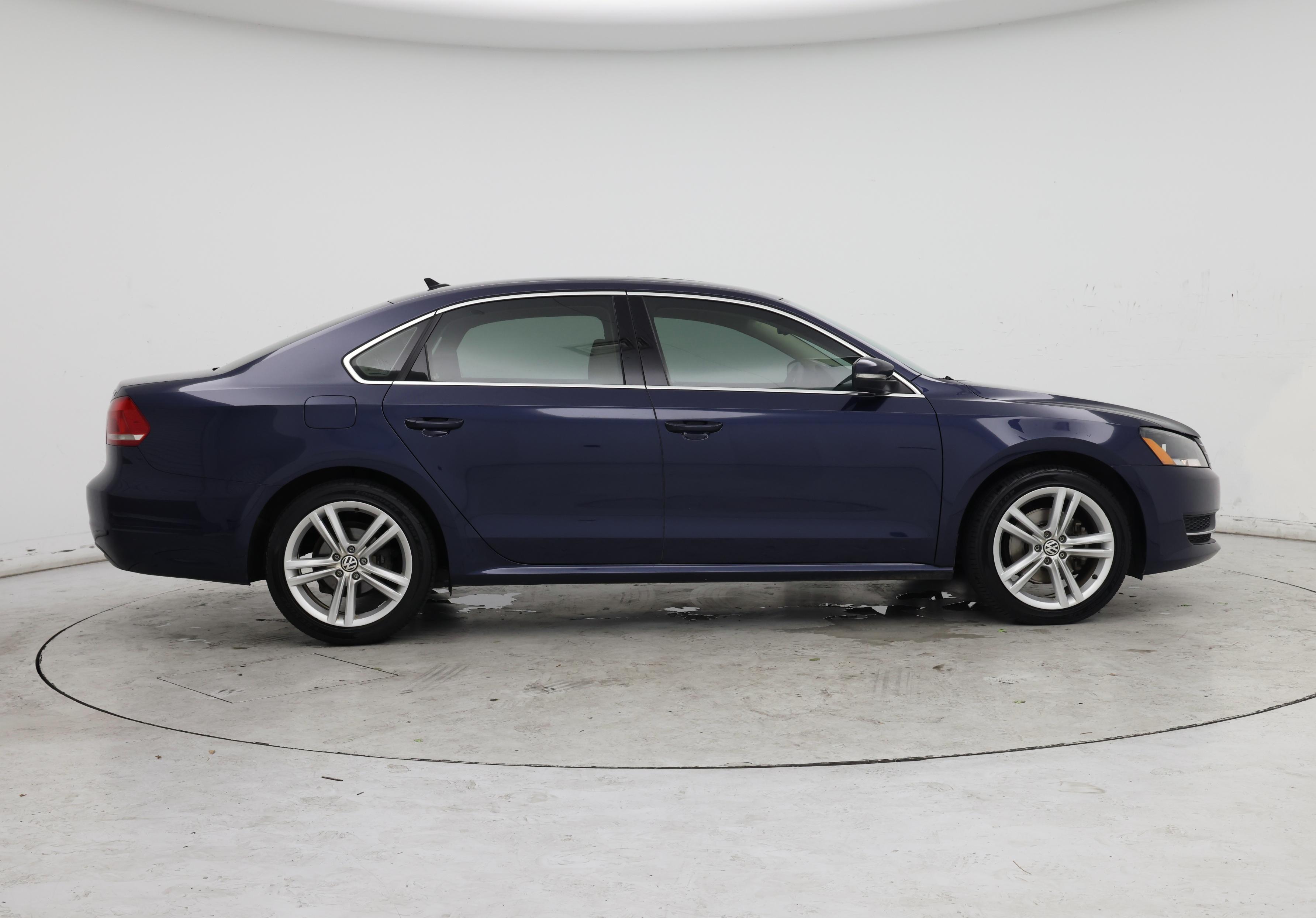 Thumbnail: 2014 Volkswagen Passat - 7