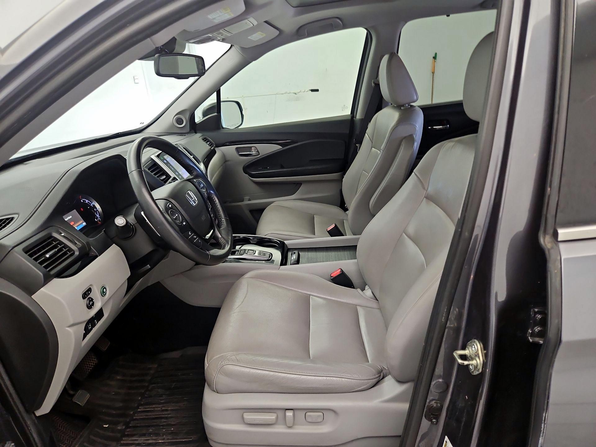 Thumbnail: 2016 Honda Pilot - 11