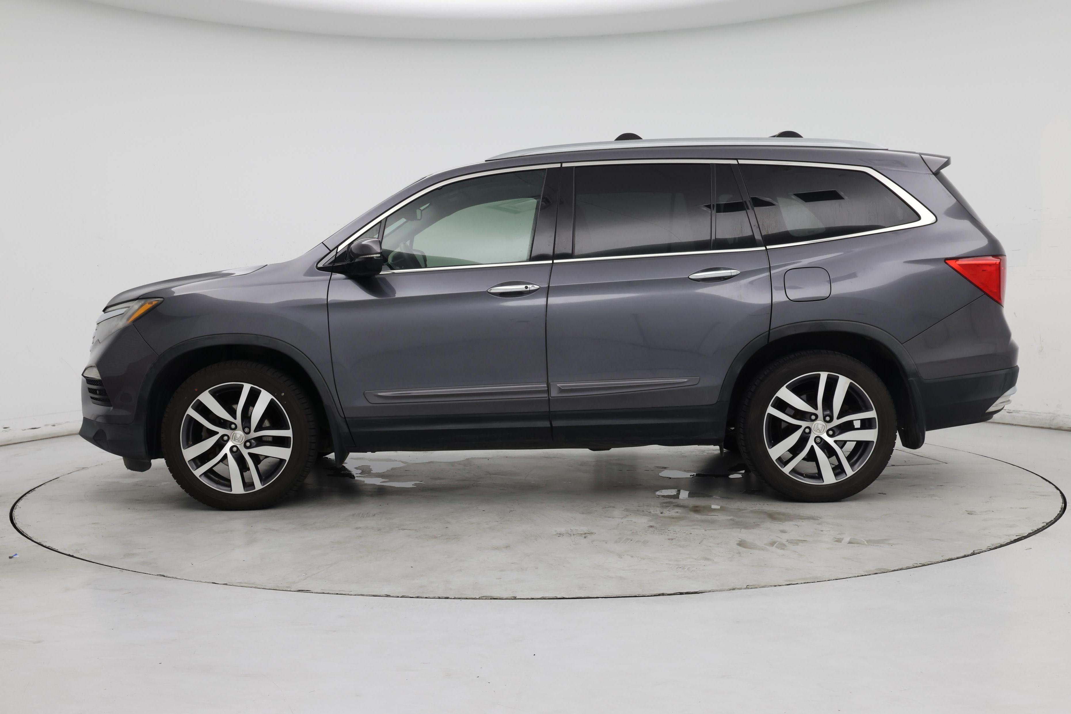 Thumbnail: 2016 Honda Pilot - 3