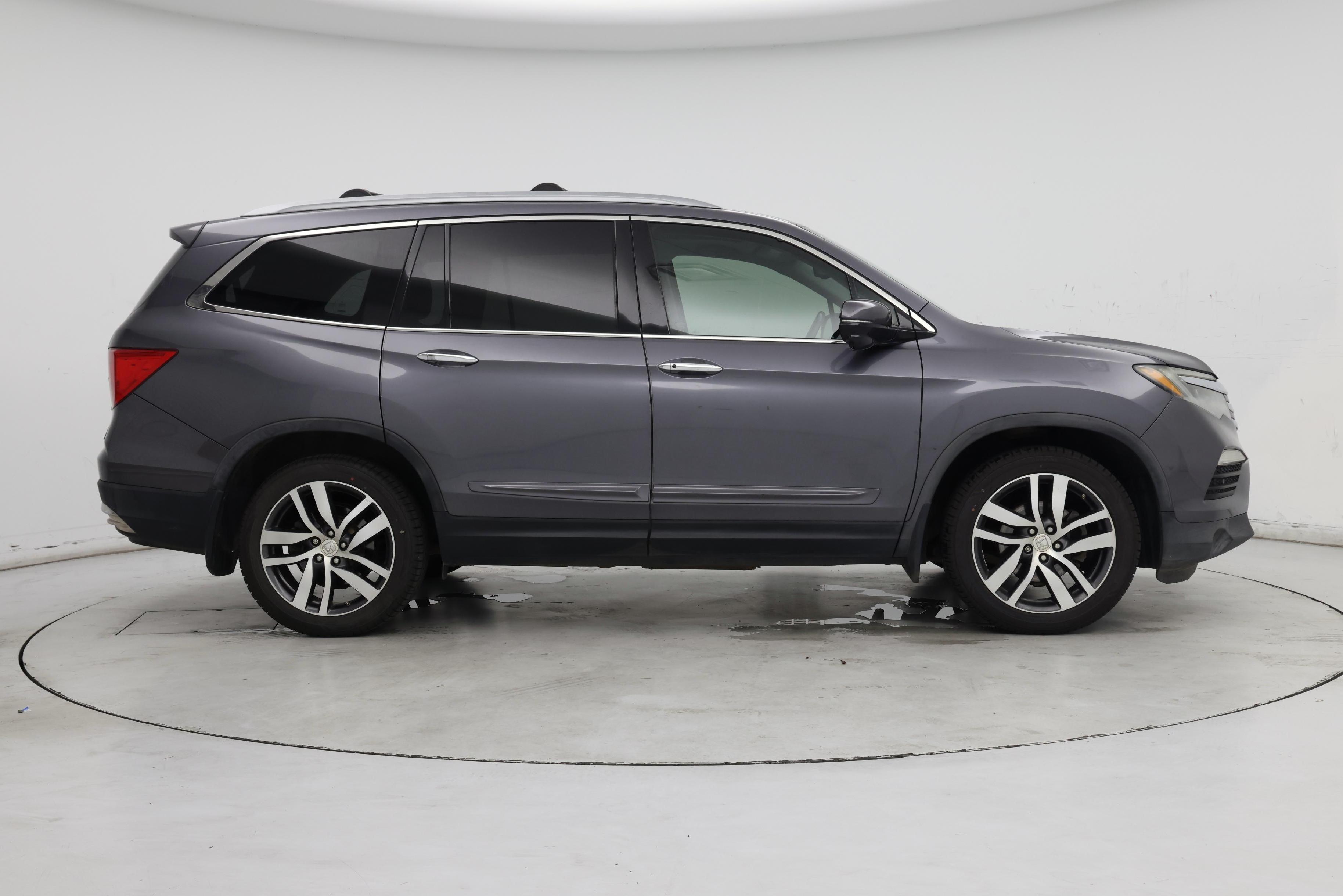 Thumbnail: 2016 Honda Pilot - 7