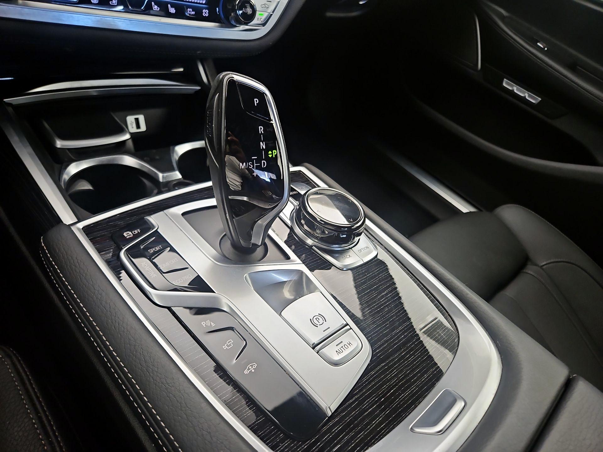 Thumbnail: 2017 BMW 7 Series - 18