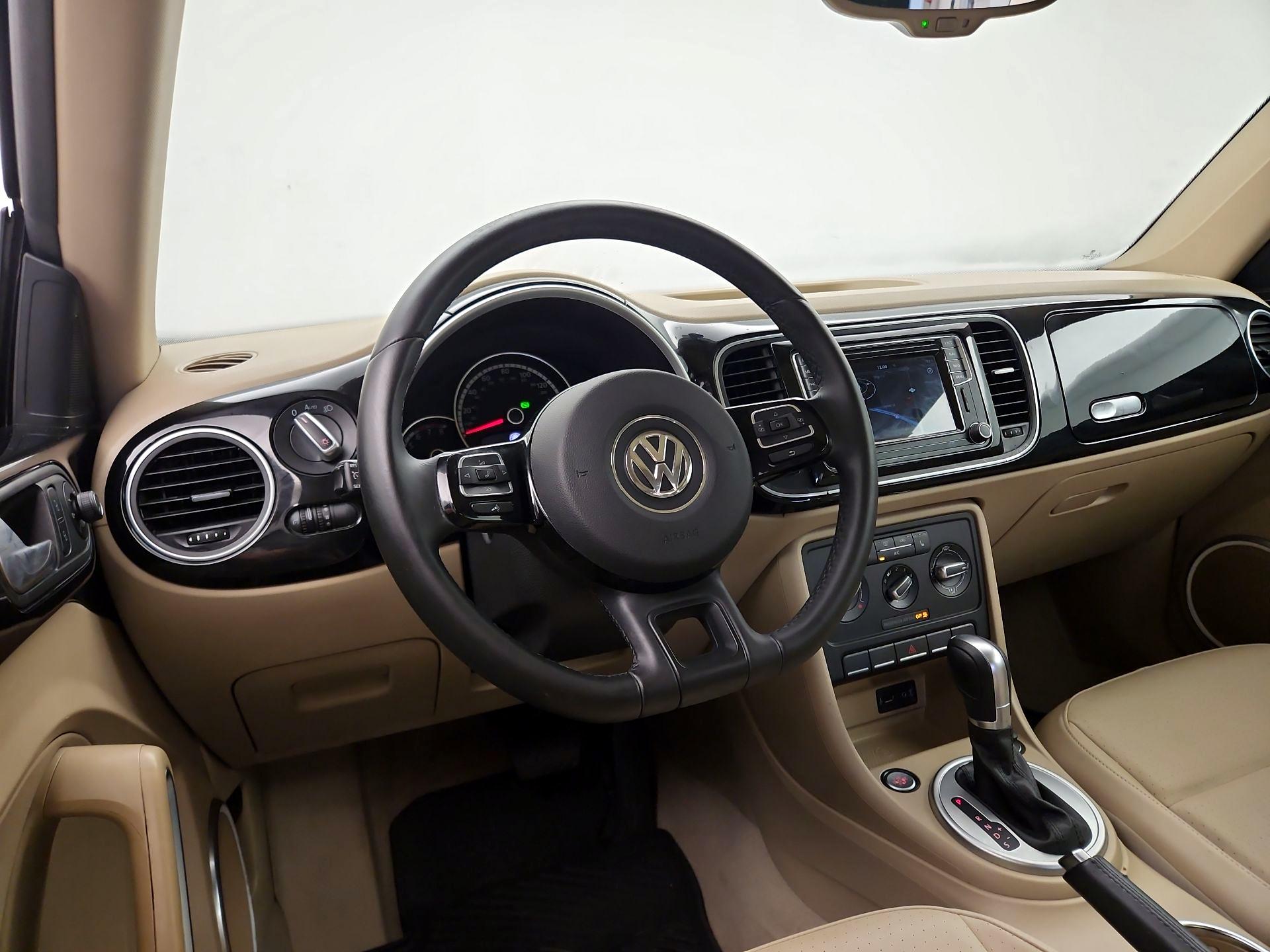 Thumbnail: 2016 Volkswagen Beetle - 10