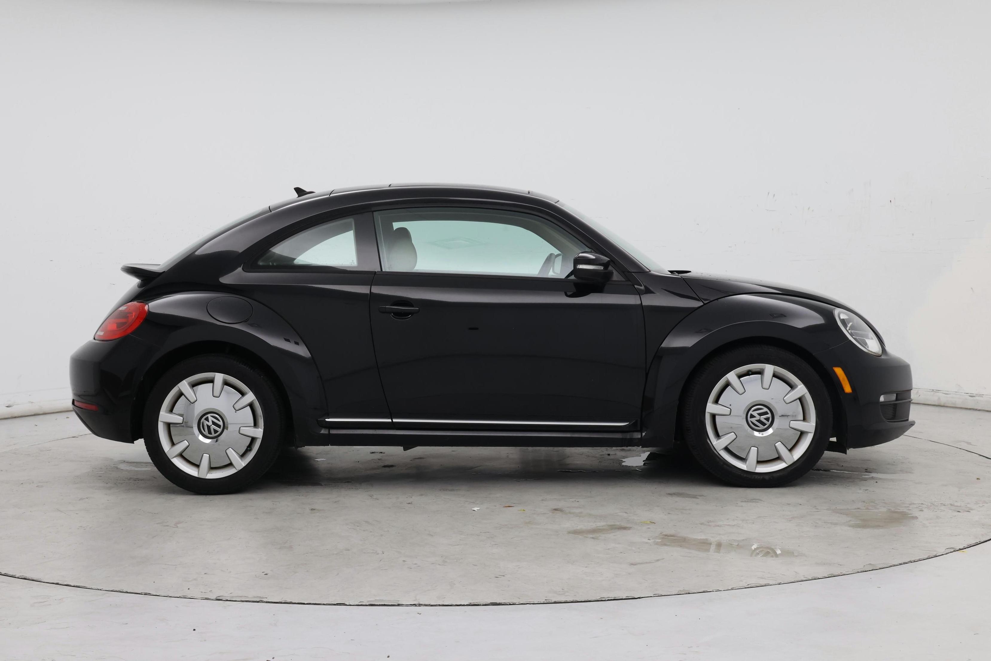 Thumbnail: 2016 Volkswagen Beetle - 7