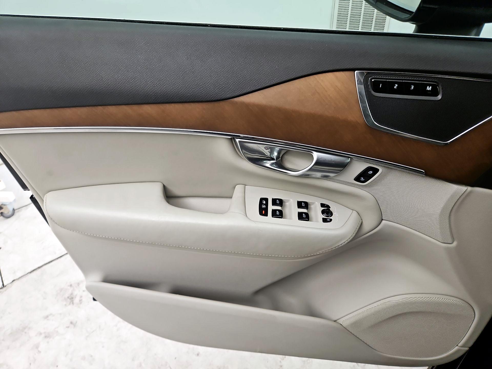 Thumbnail: 2018 Volvo XC90 - 12