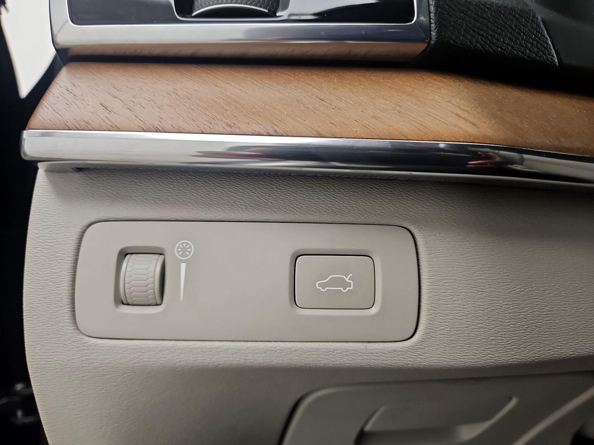 Thumbnail: 2018 Volvo XC90 - 13