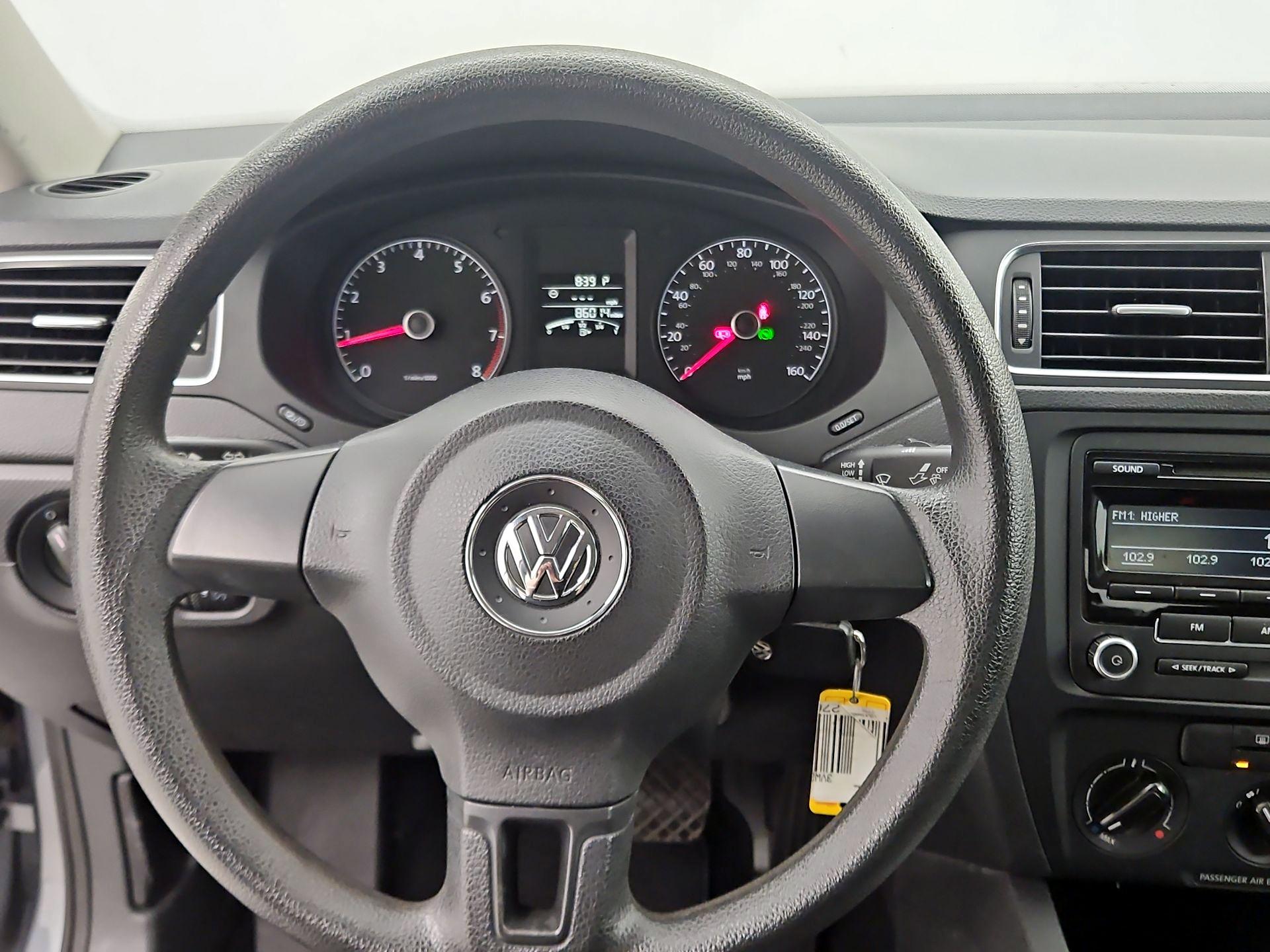 Thumbnail: 2014 Volkswagen Jetta - 10