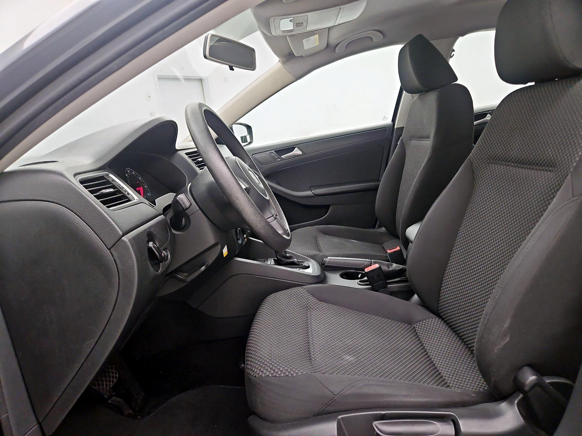 Thumbnail: 2014 Volkswagen Jetta - 11