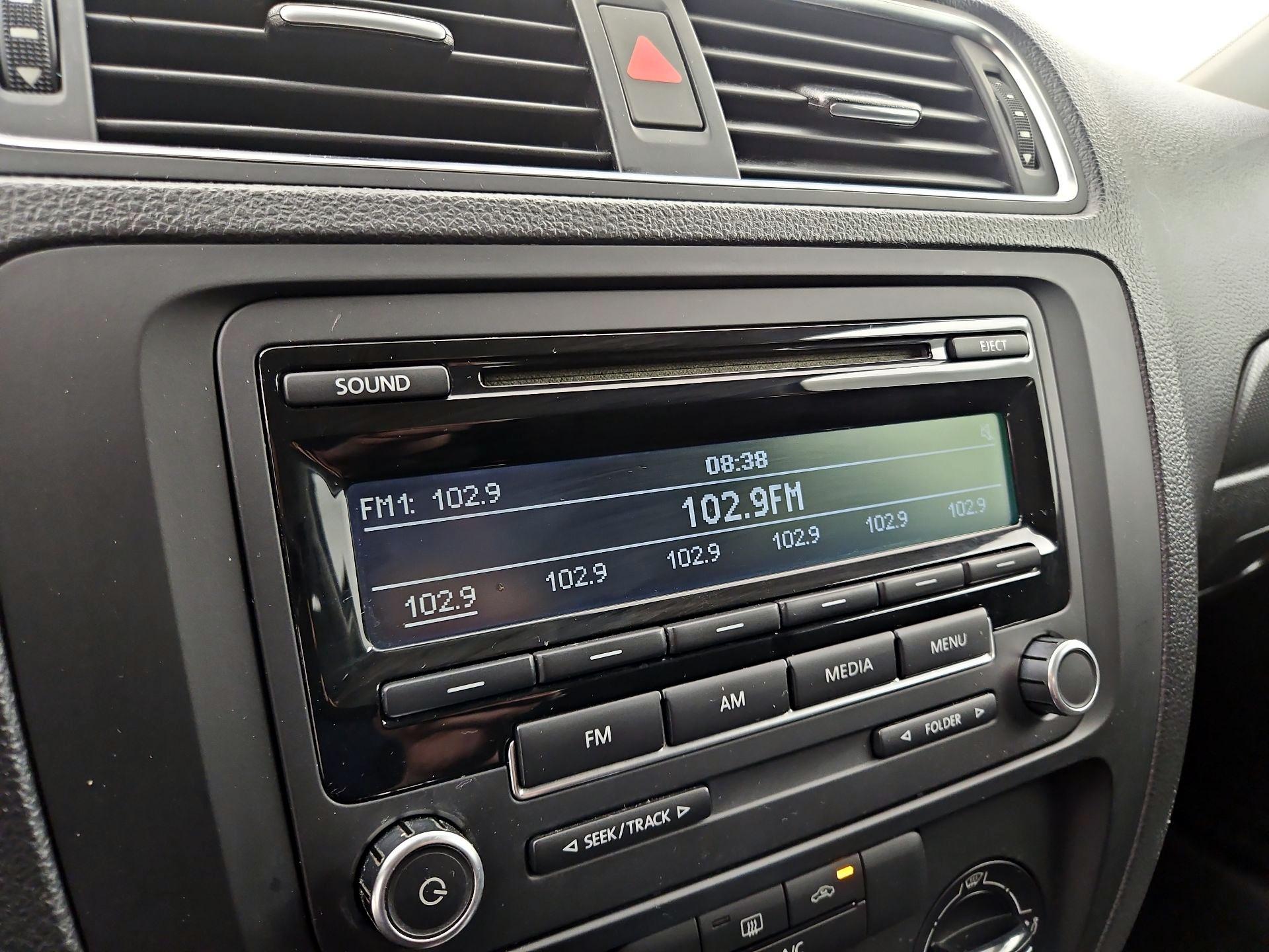 Thumbnail: 2014 Volkswagen Jetta - 14