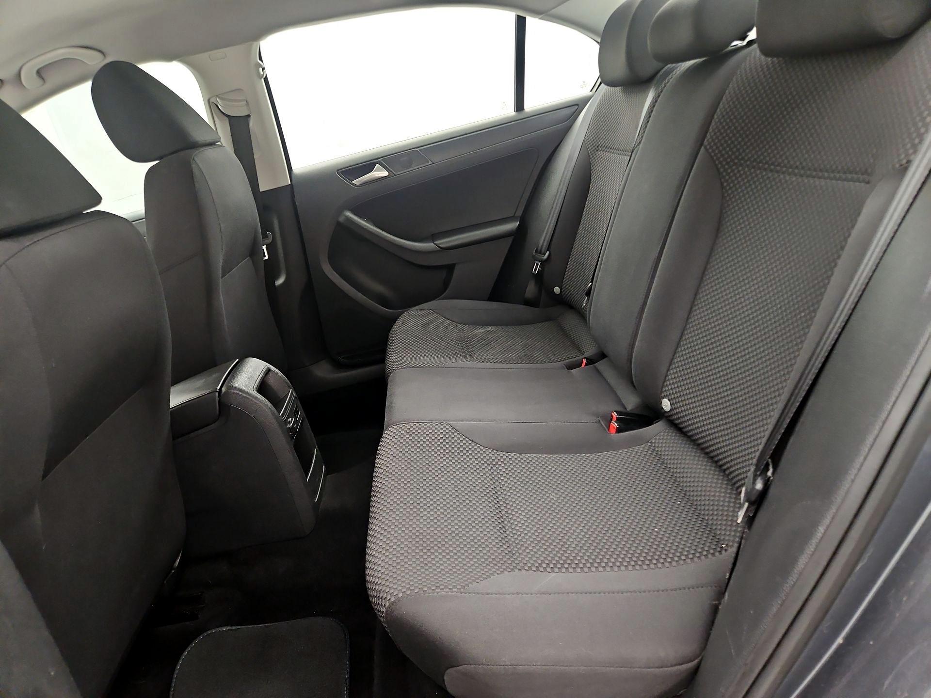 Thumbnail: 2014 Volkswagen Jetta - 18