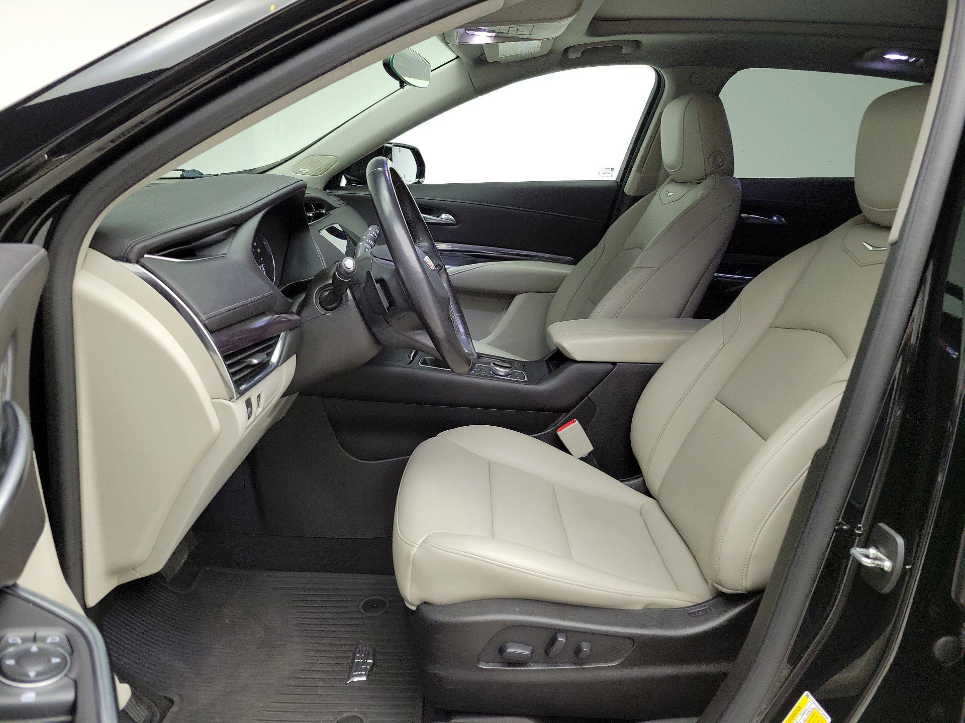Thumbnail: 2019 Cadillac XT4 - 11