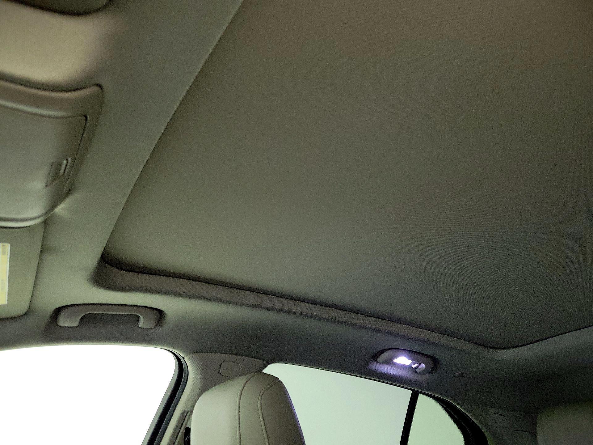 Thumbnail: 2019 Cadillac XT4 - 19
