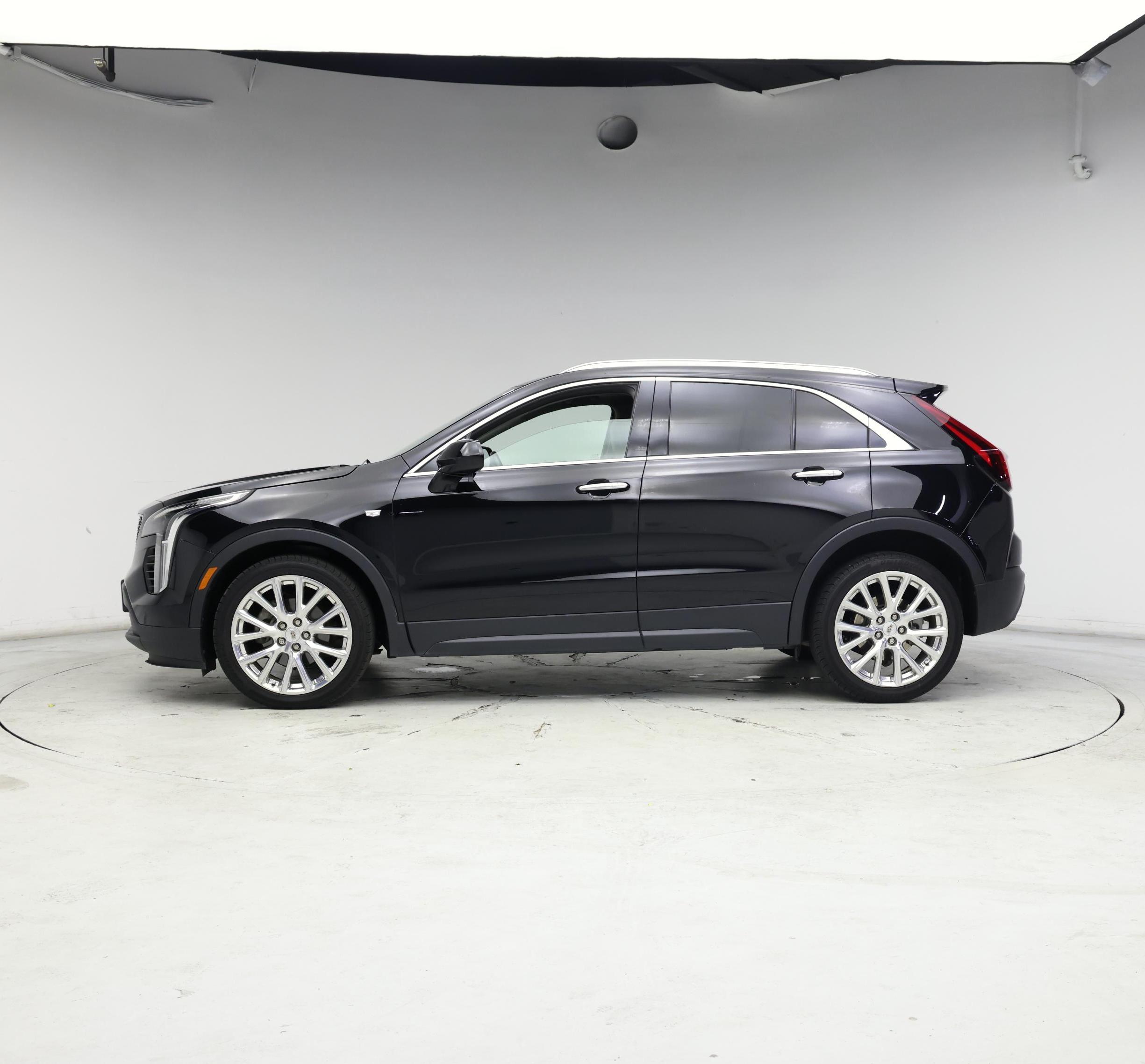 Thumbnail: 2019 Cadillac XT4 - 3